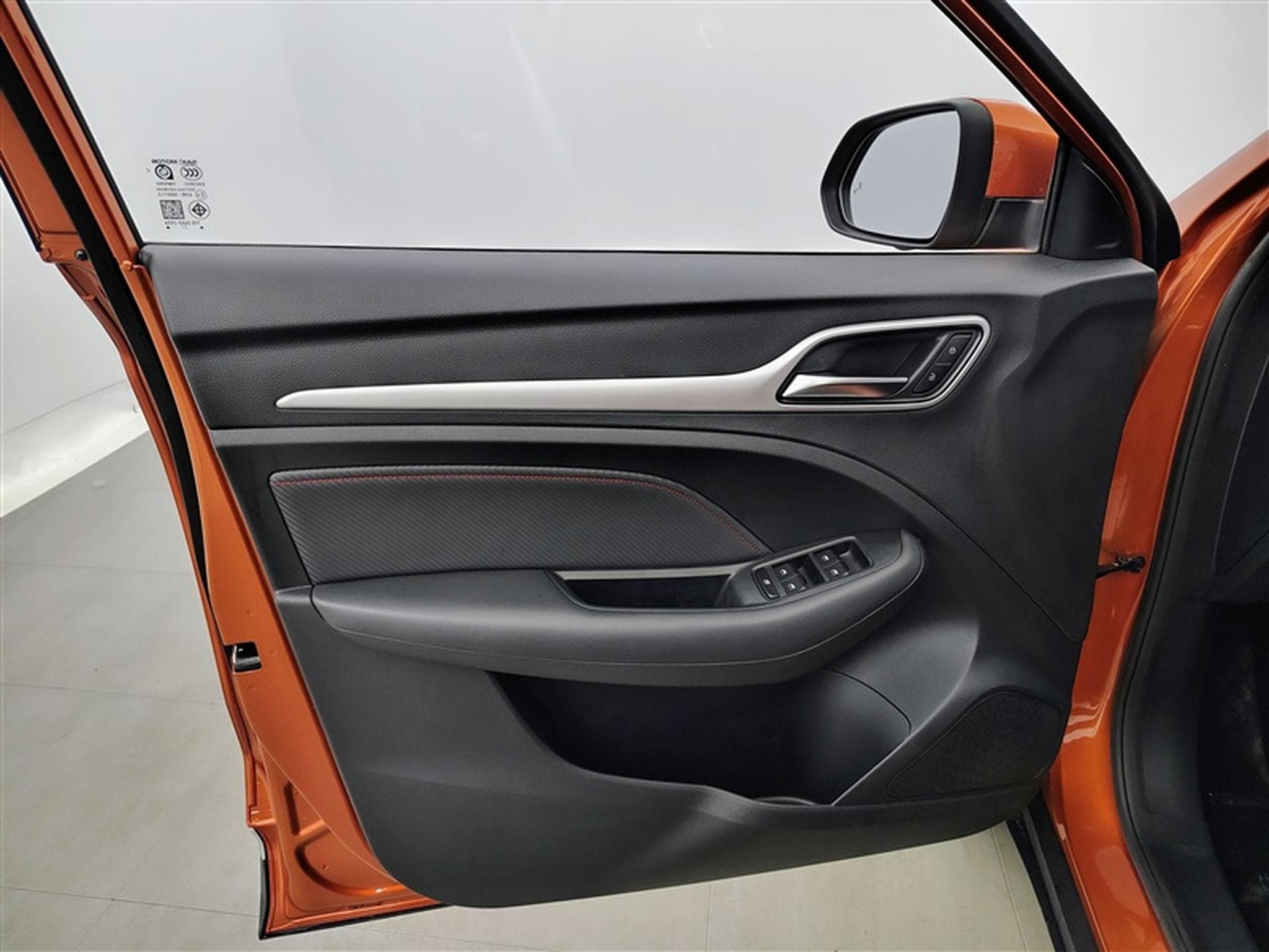MG ZS 1.0 T-GDi Luxury AT (2024) - Photo 17