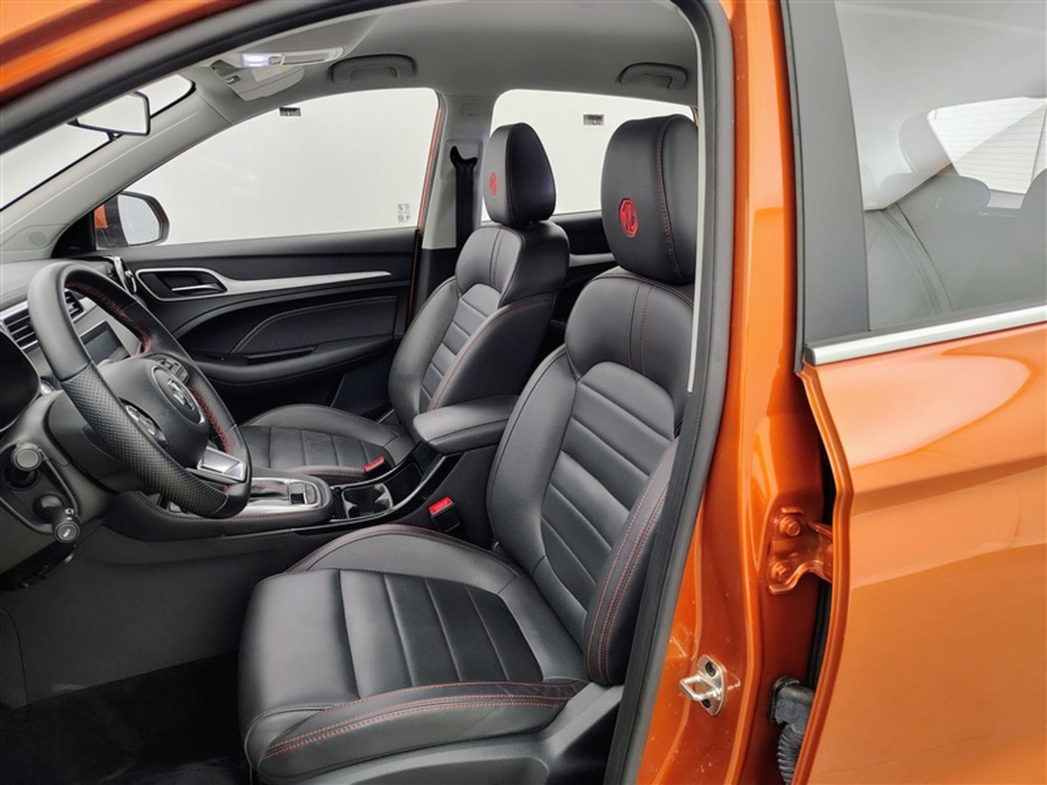 MG ZS 1.0 T-GDi Luxury AT (2024) - Photo 7