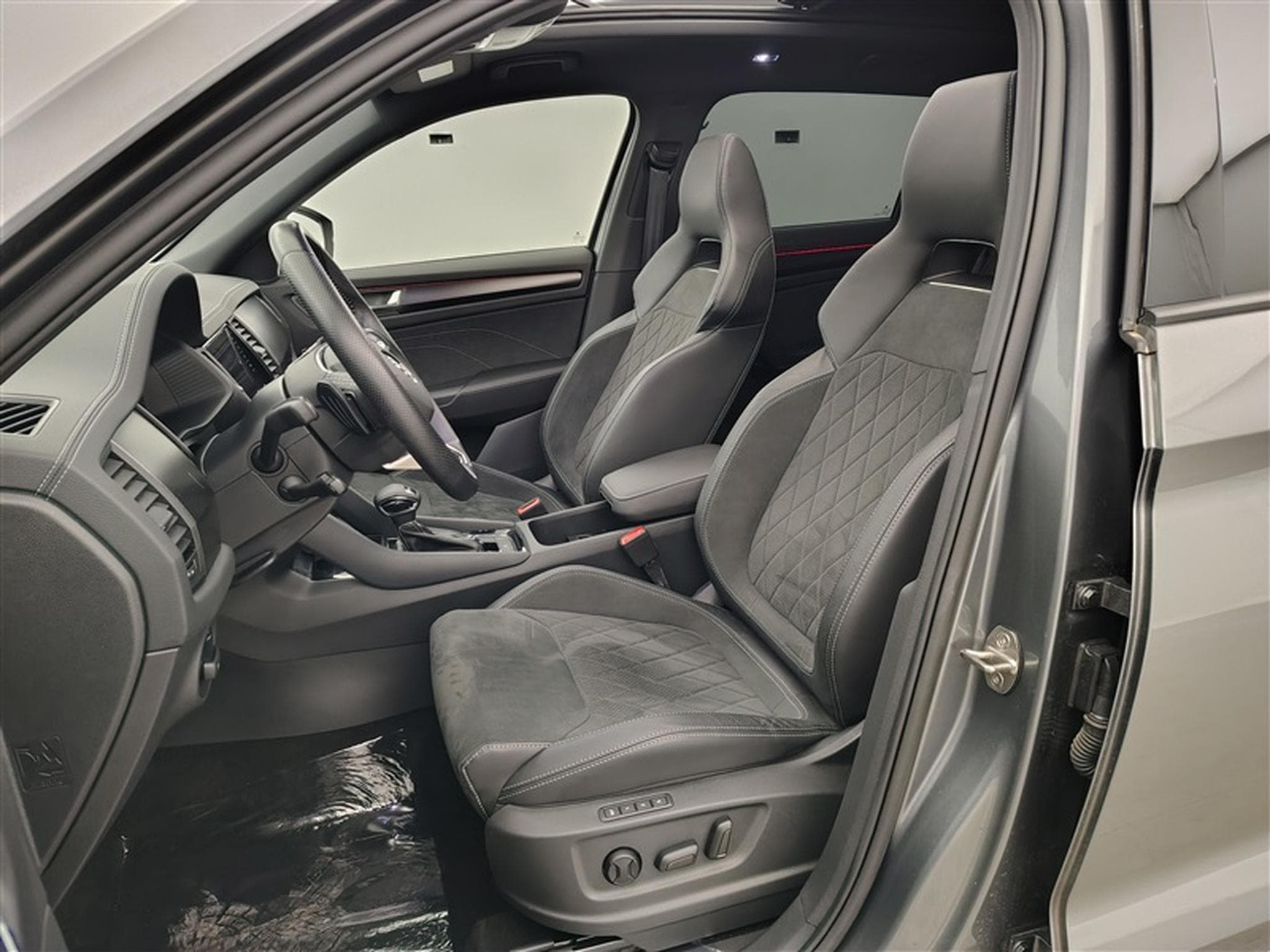Skoda Kodiaq 1.5 TSI 150Cv DSG Sportline 7PL / NAVI / CAMERA / TO PANO (2024) - Photo 7