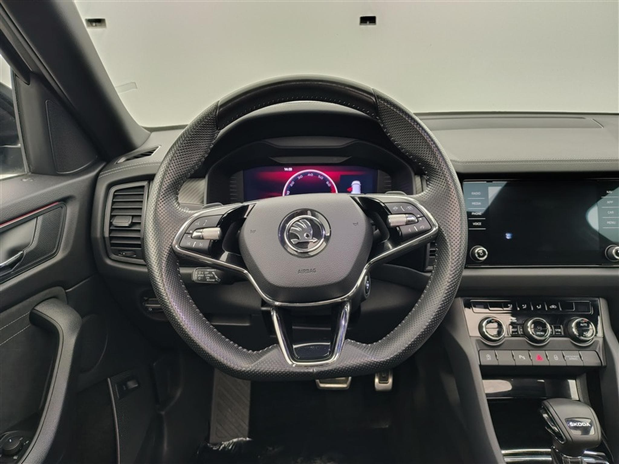 Skoda Kodiaq 1.5 TSI 150Cv DSG Sportline 7PL / NAVI / CAMERA / TO PANO (2024) - Photo 9