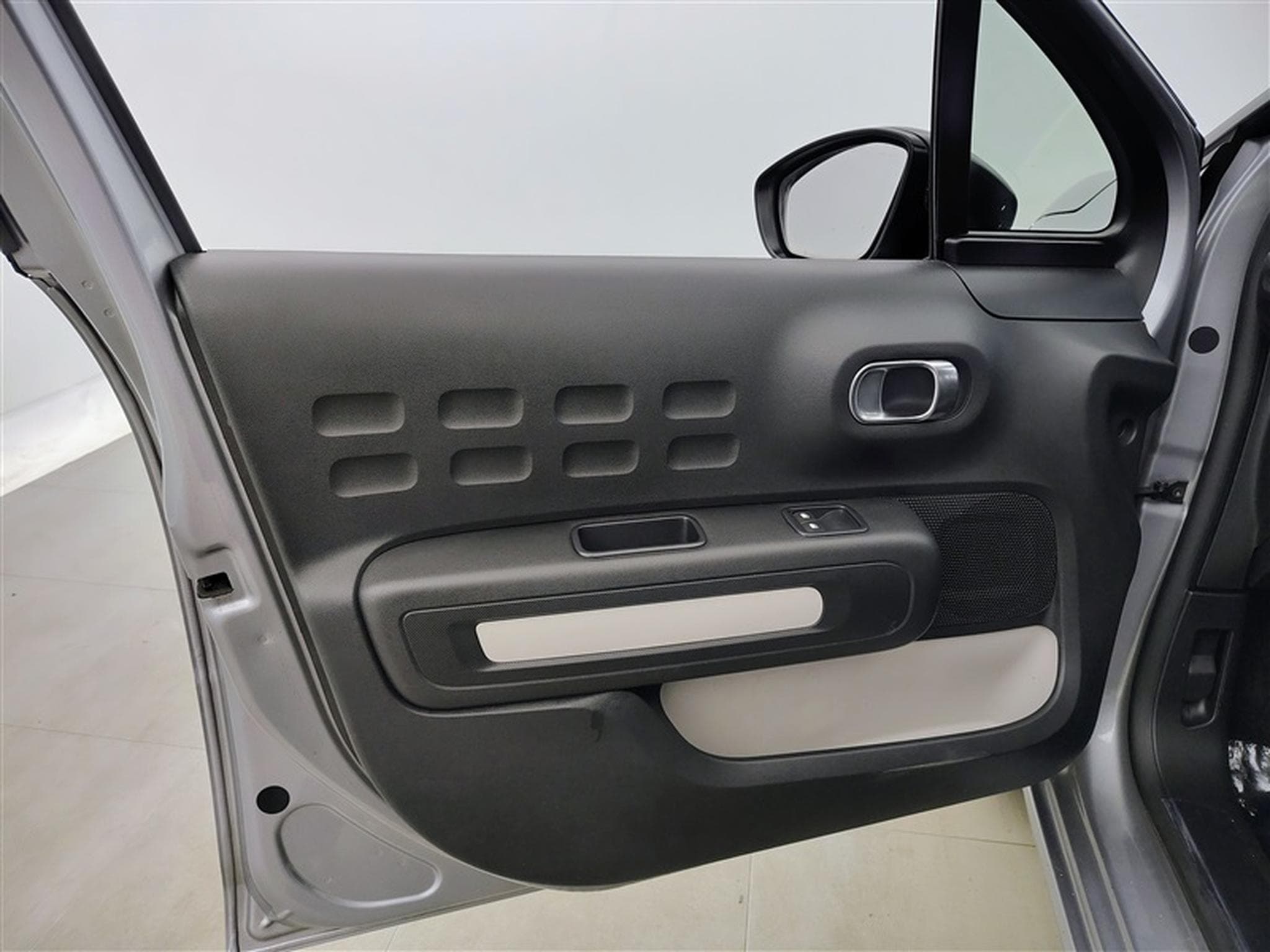 Citroen C3 1.2i PureTech Live S&S (EU6.2) (2020) - Photo 16