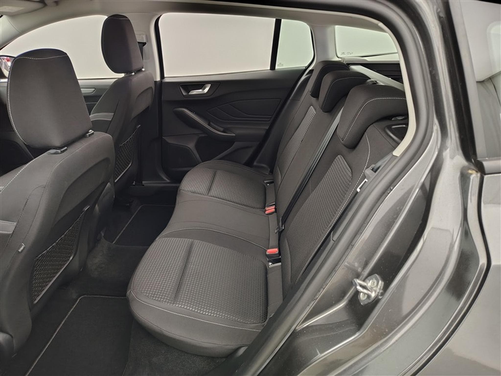 Ford Focus 1.5 EcoBlue Connected NAVI/FULL LED/JA/PDC (2022) - Photo 13