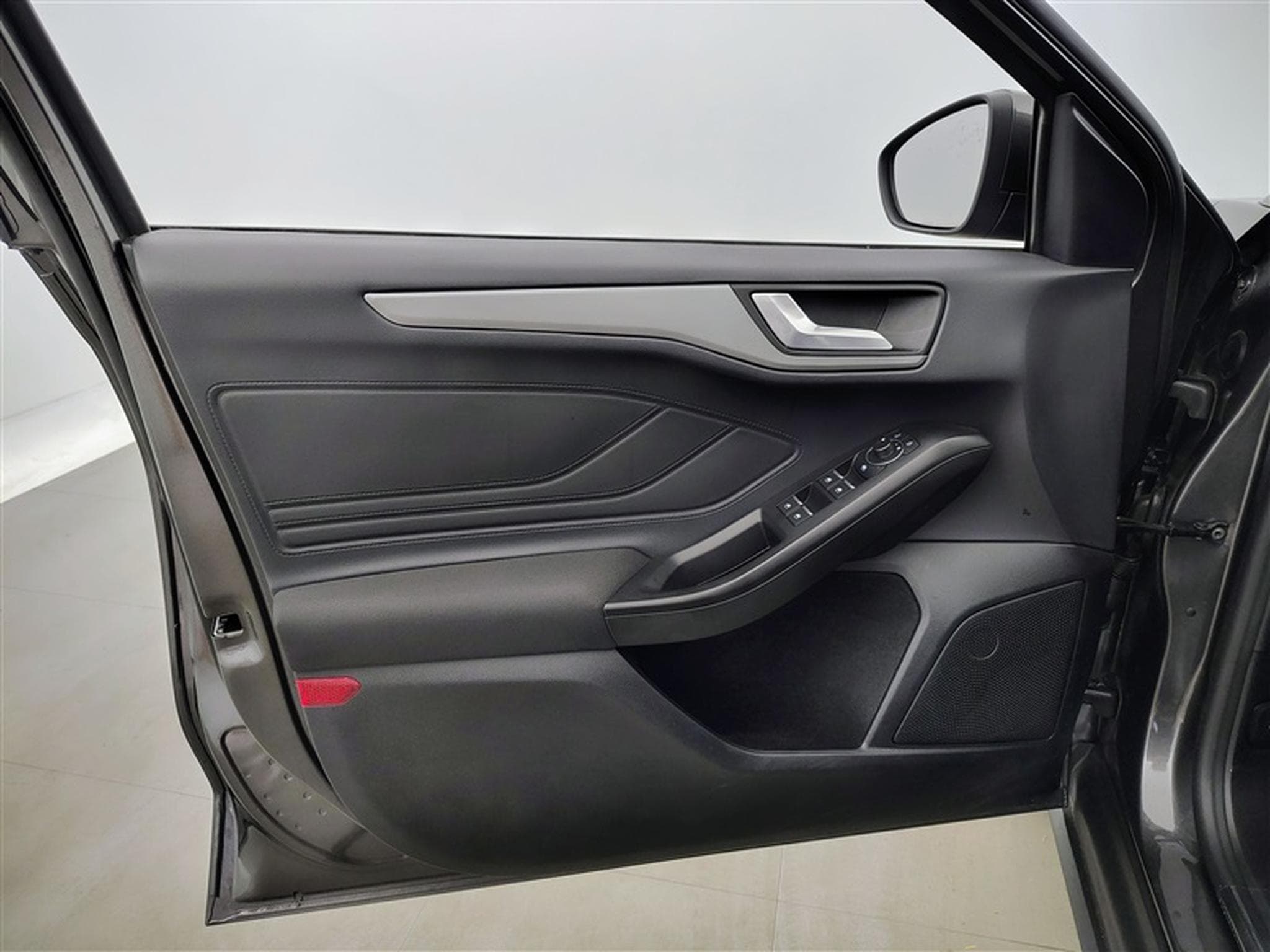 Ford Focus 1.5 EcoBlue Connected NAVI/FULL LED/JA/PDC (2022) - Photo 16