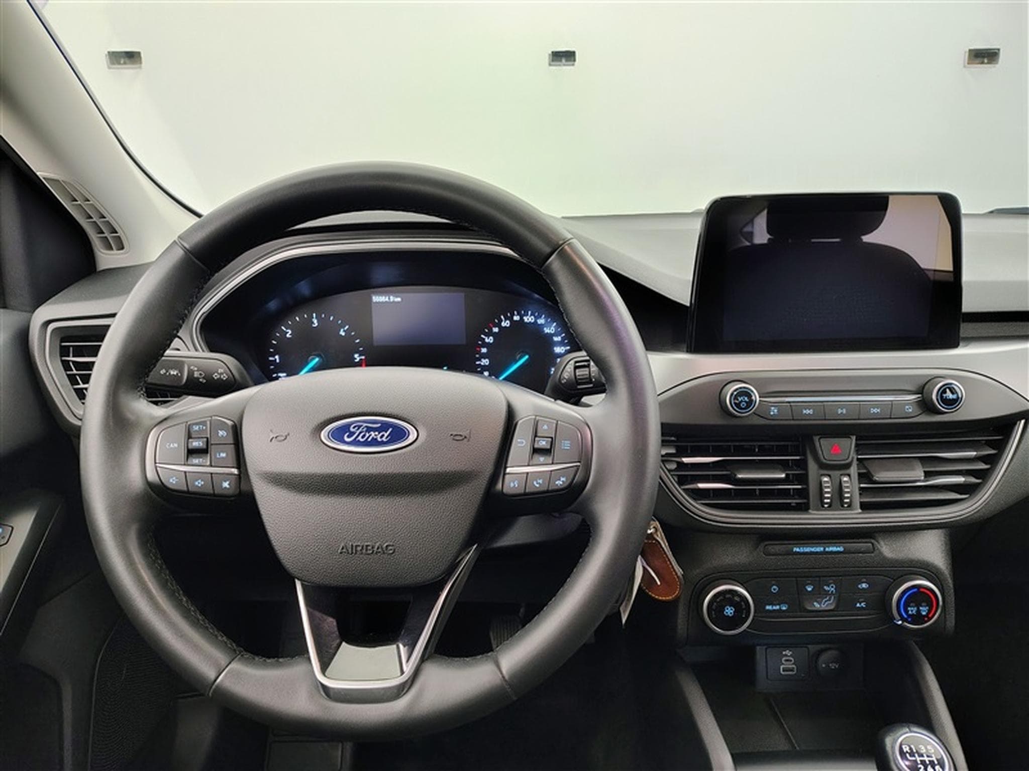 Ford Focus 1.5 EcoBlue Connected NAVI/FULL LED/JA/PDC (2022) - Photo 9