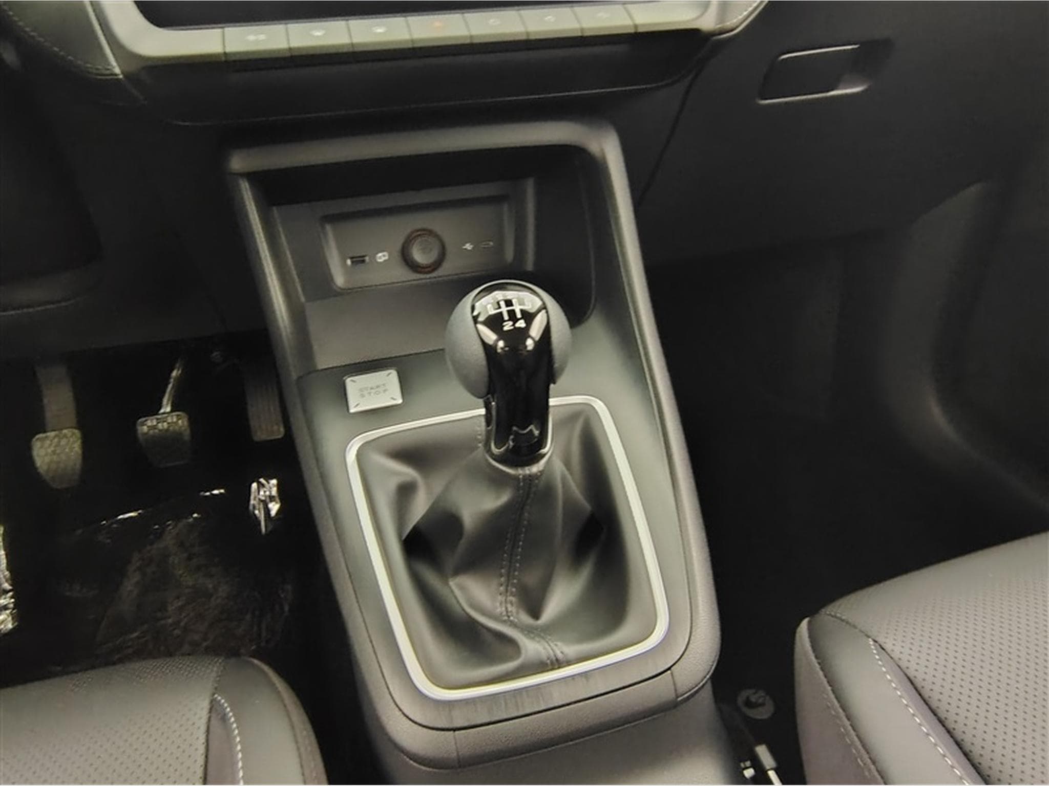 MG ZS 1.5 VTi 115cv Luxury NAVI / FULL LED / CUIR / CAMERA / JA17 (2025) - Photo 12