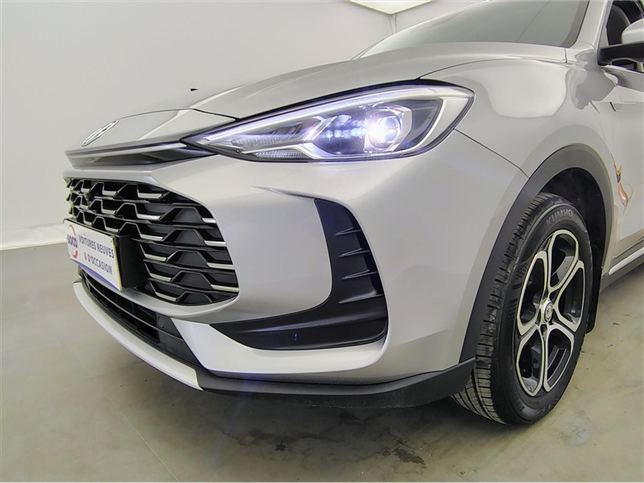 MG ZS 1.5 VTi 115cv Luxury NAVI / FULL LED / CUIR / CAMERA / JA17 (2025) - Photo 15