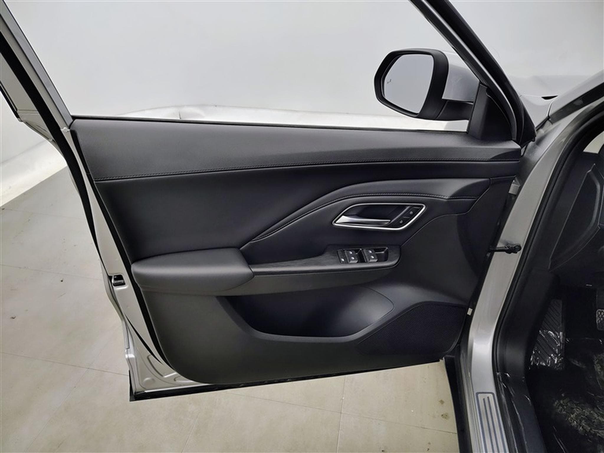 MG ZS 1.5 VTi 115cv Luxury NAVI / FULL LED / CUIR / CAMERA / JA17 (2025) - Photo 17