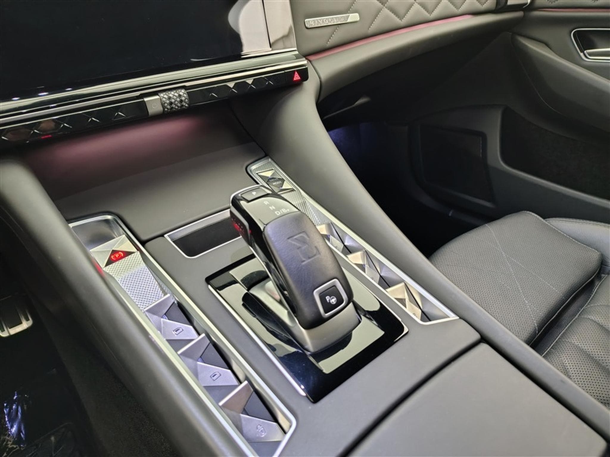 DS Automobiles DS9 1.6 E-Tense 225 Rivoli PHEV (2022) - Photo 12