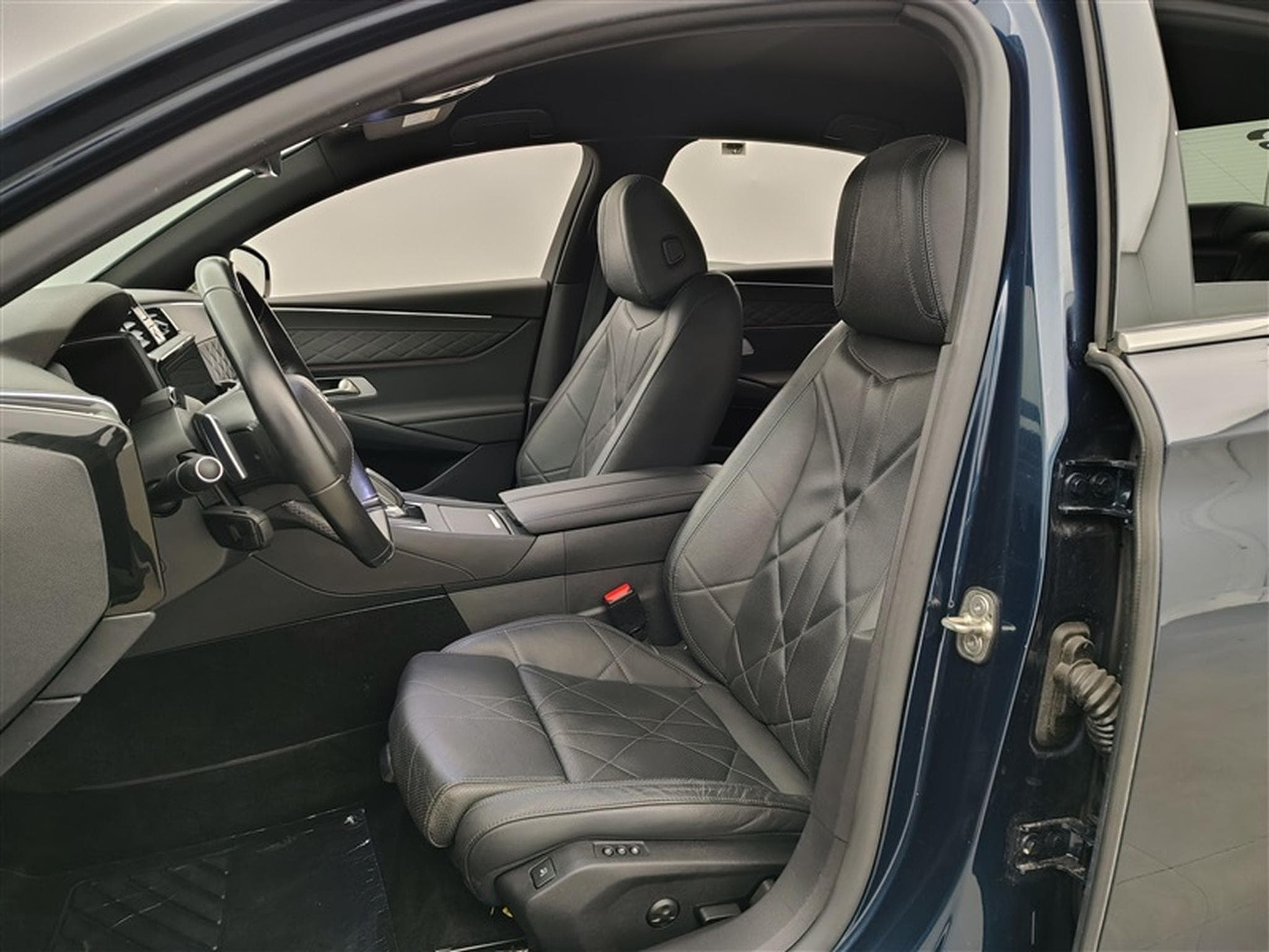 DS Automobiles DS9 1.6 E-Tense 225 Rivoli PHEV (2022) - Photo 7