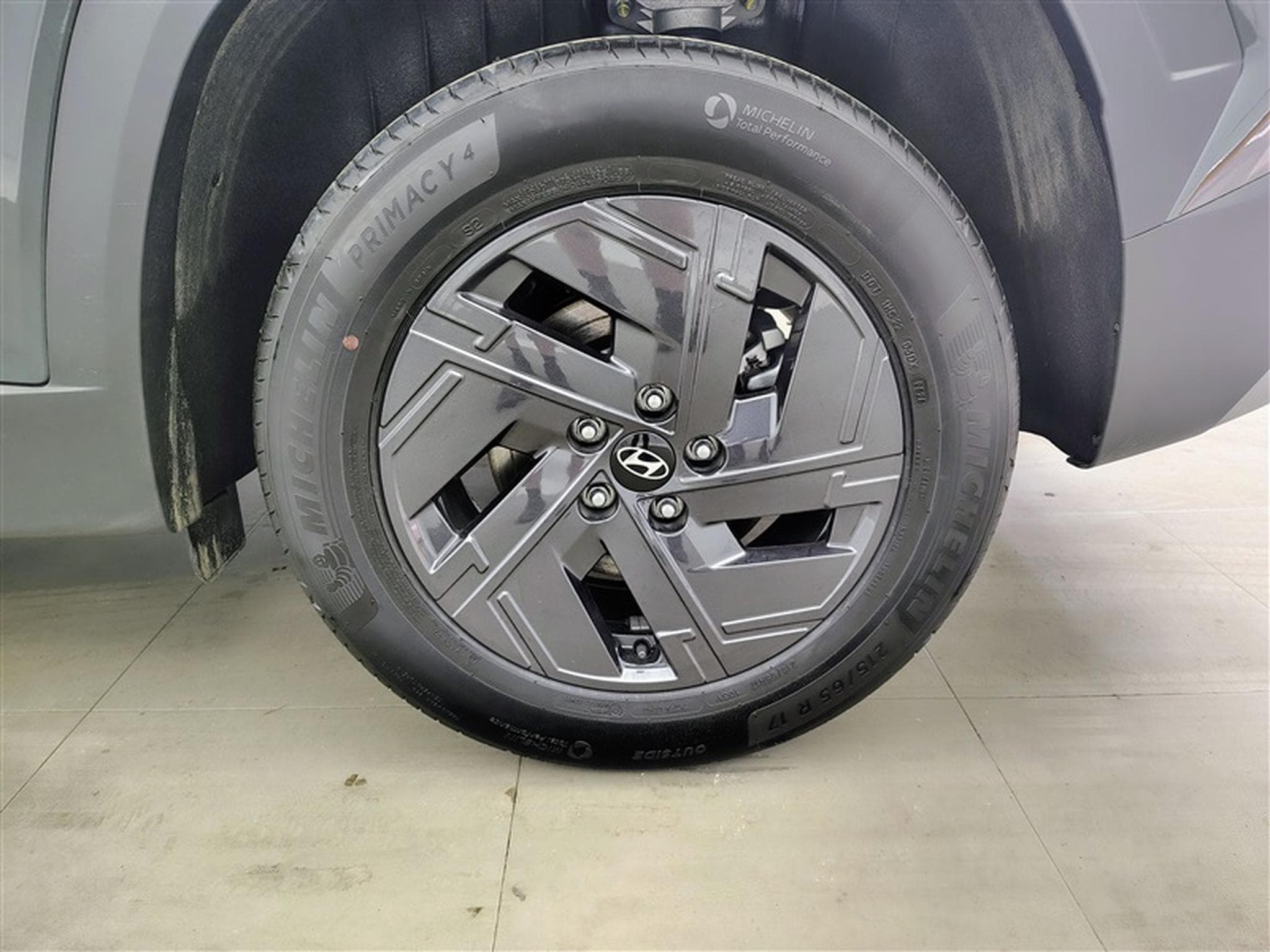 Hyundai Tucson 1.6 T-GDi 150cv DCT Black Edition NAVI / FULL LED / CAMERA (2026) - Foto 6