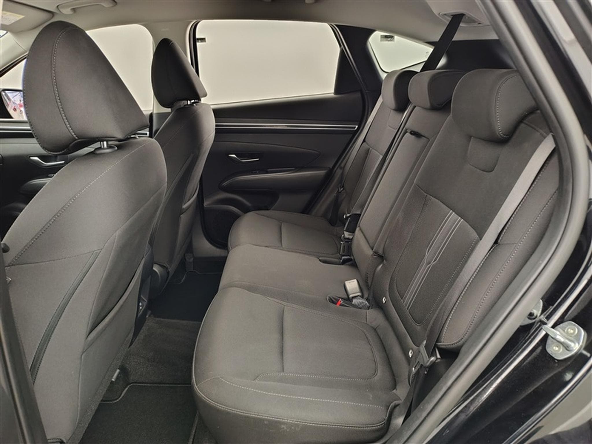 Hyundai Tucson 1.6 CRDi MHEV Feel DCT NAVI / FULL LED / CARPLAY (2023) - Foto 13