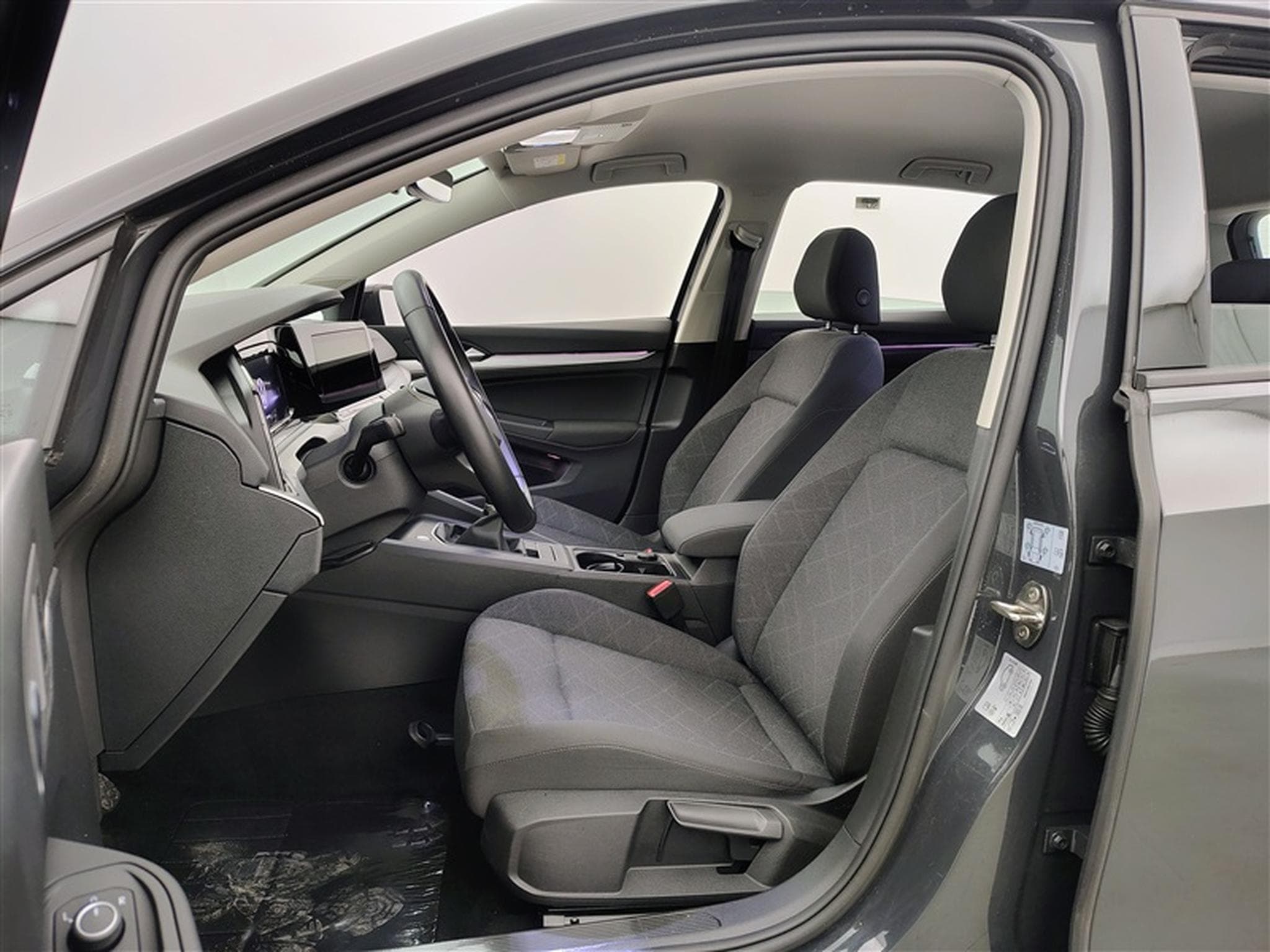 VW Golf (2021) - Photo 7