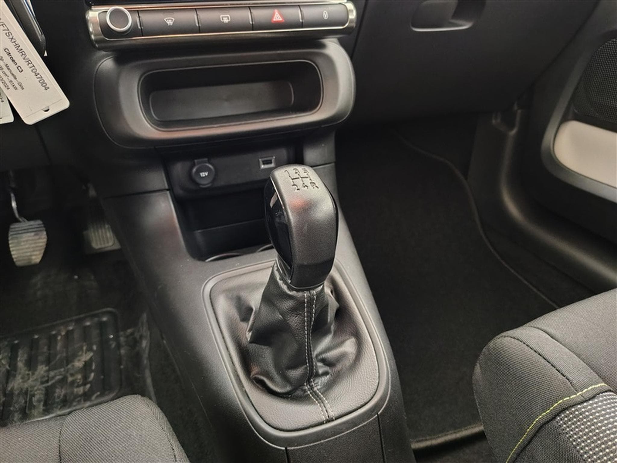 Citroen C3 1.2i PureTech Plus NAVI / FULL LED / PDC AR (2024) - Foto 12