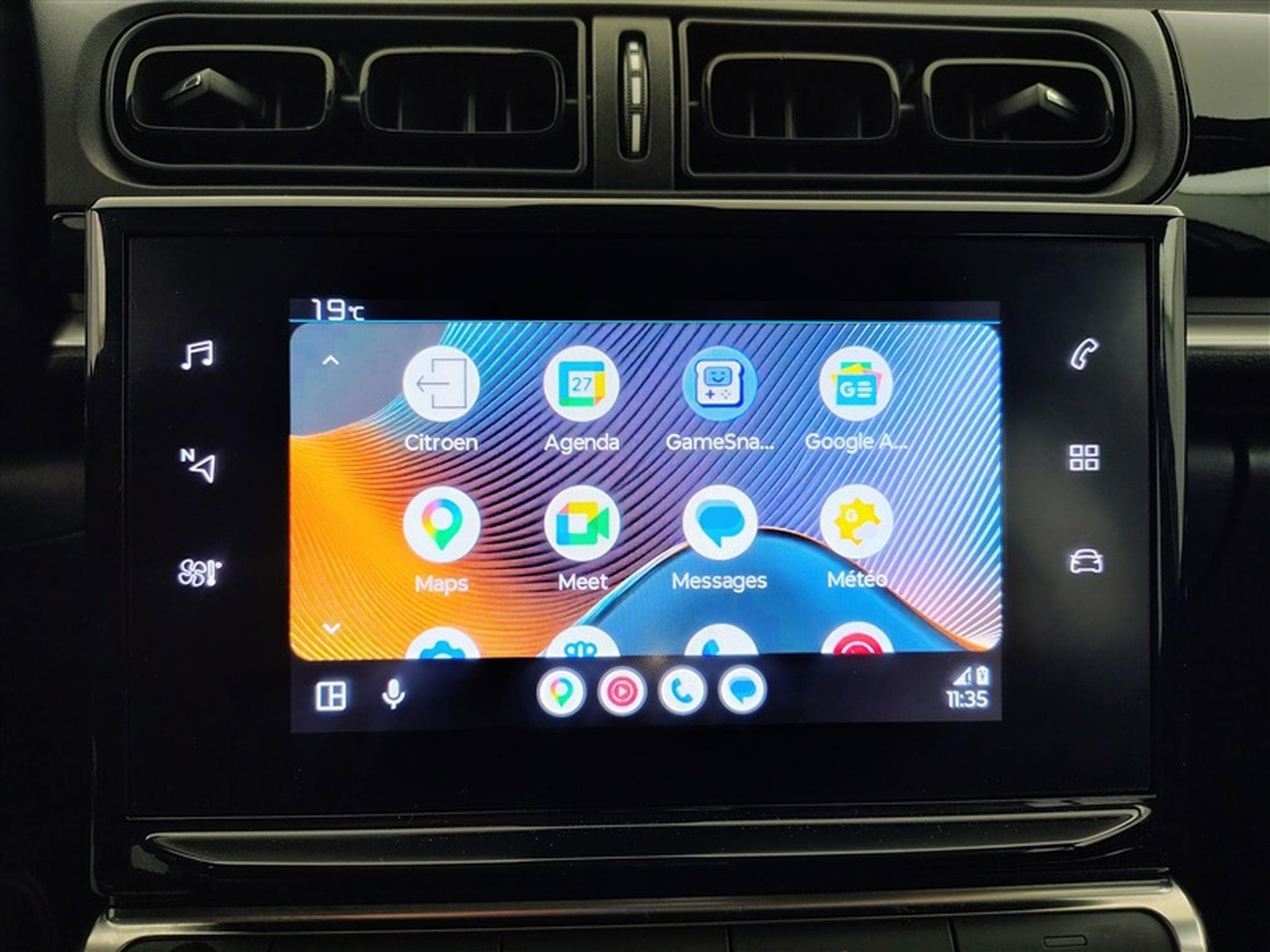 Citroen C3 1.2i PureTech Plus NAVI / FULL LED / PDC AR (2024) - Foto 19