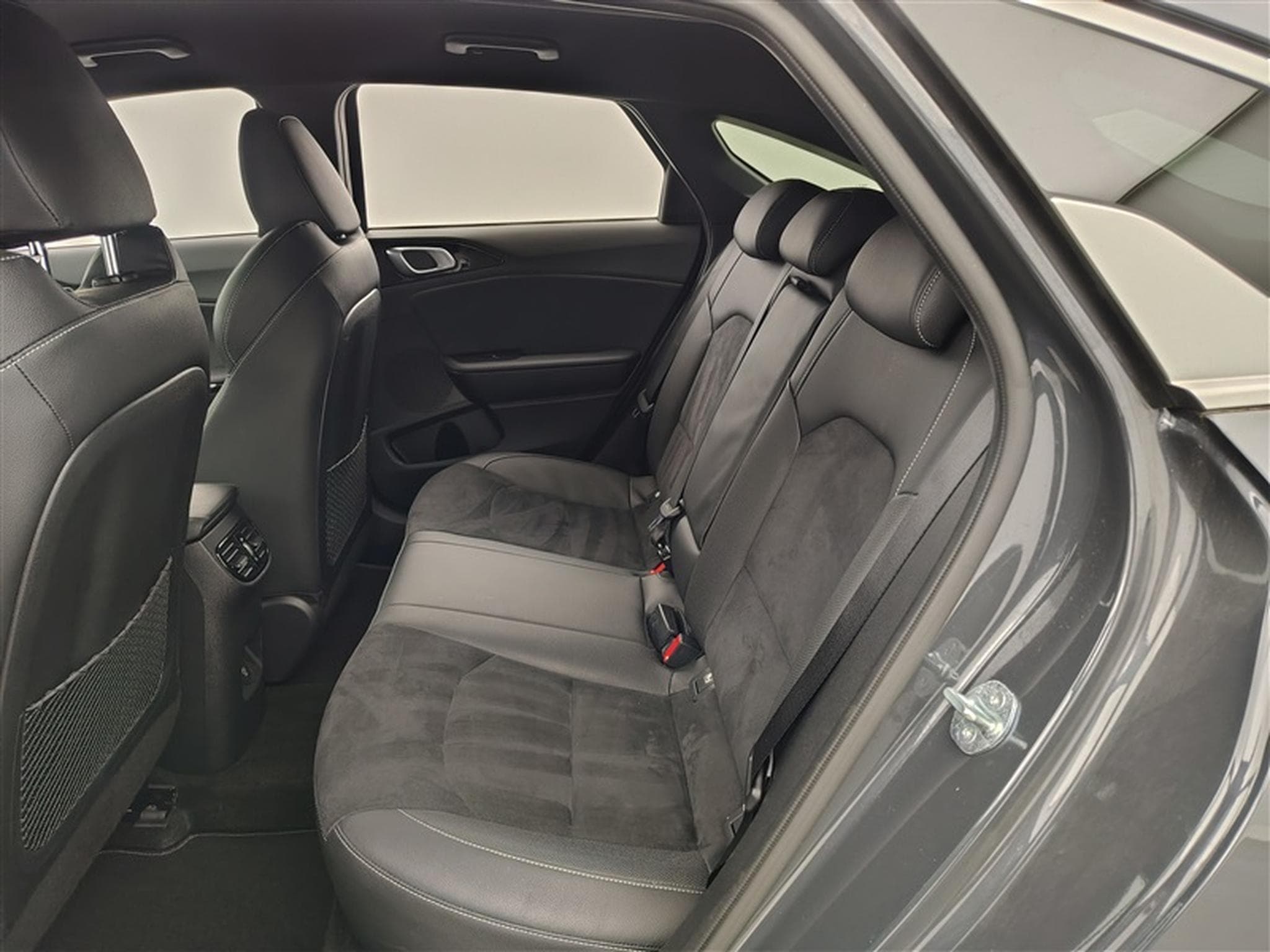 Kia ProCeed 1.0TGI GT-LINE Navi / Led / Caméra (2024) - Photo 13