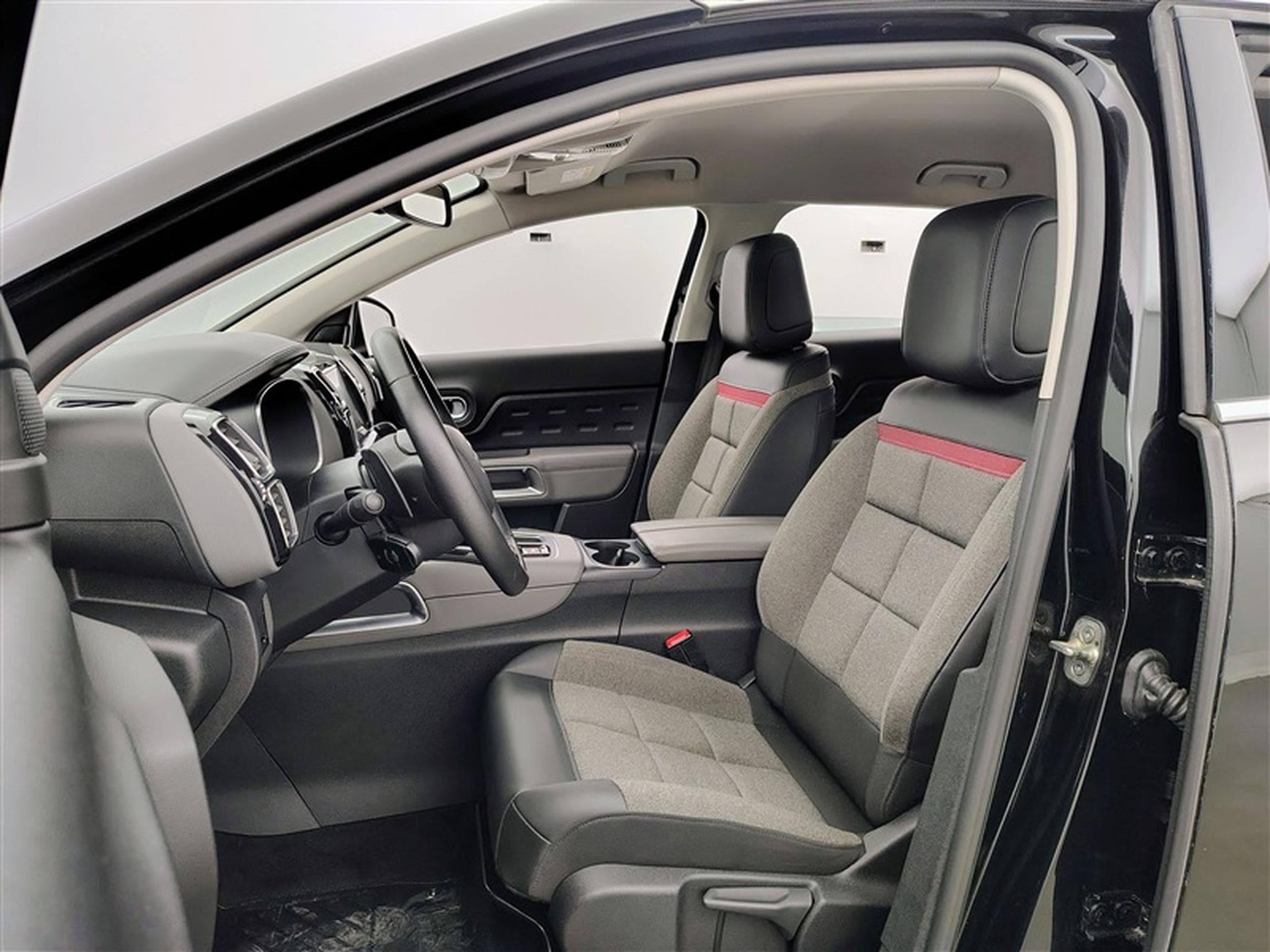 Citroen C5 Aircross 1.2 PureTech 130cv EAT8 Feel CARPLAY / CAMERA / JA 18" (2020) - Photo 7