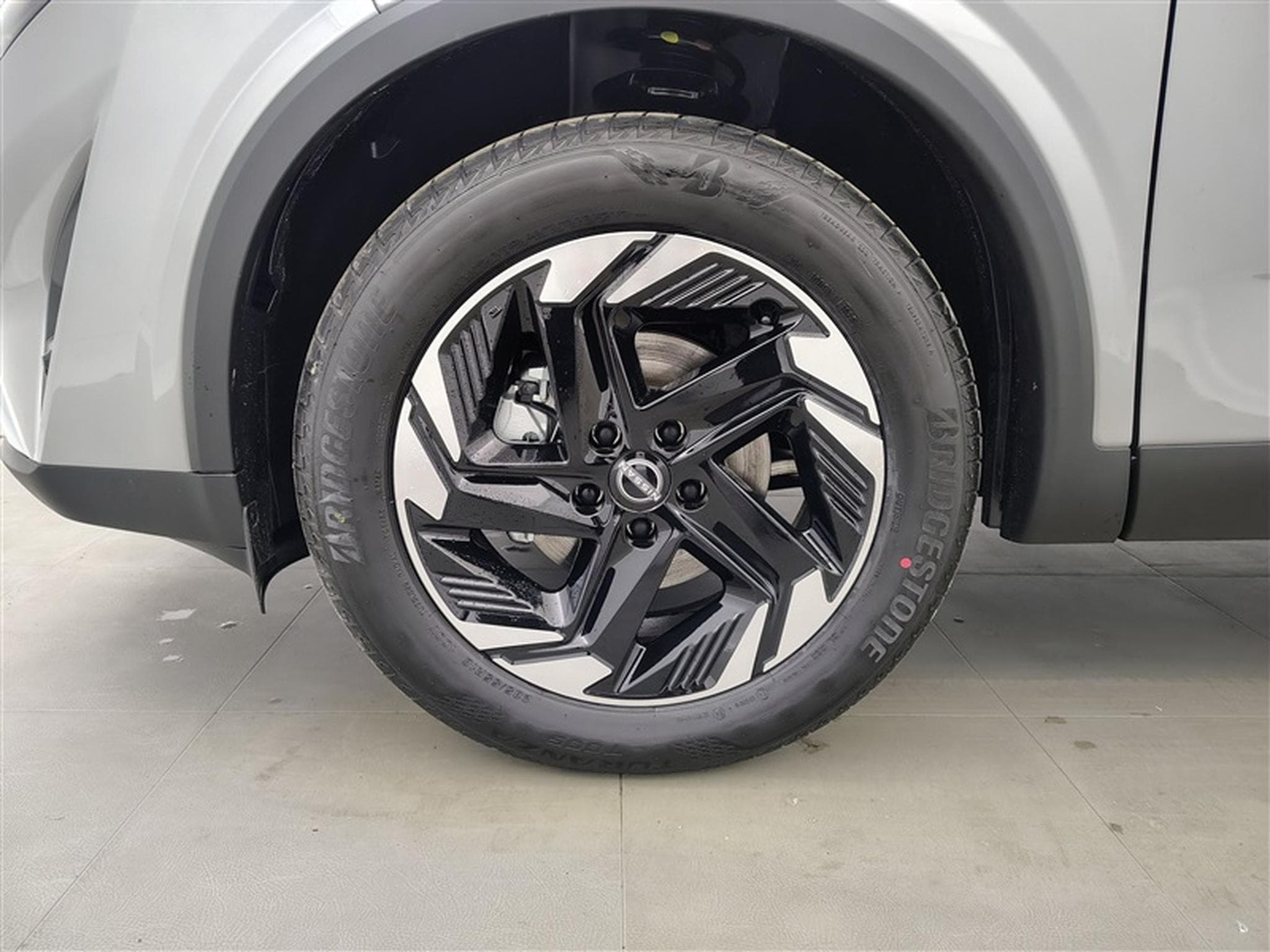 Nissan Qashqai 1.3 DIG-T MHEV X-Tronic N-Connecta CARPLAY / FULL LED / CAM (2026) - Photo 6