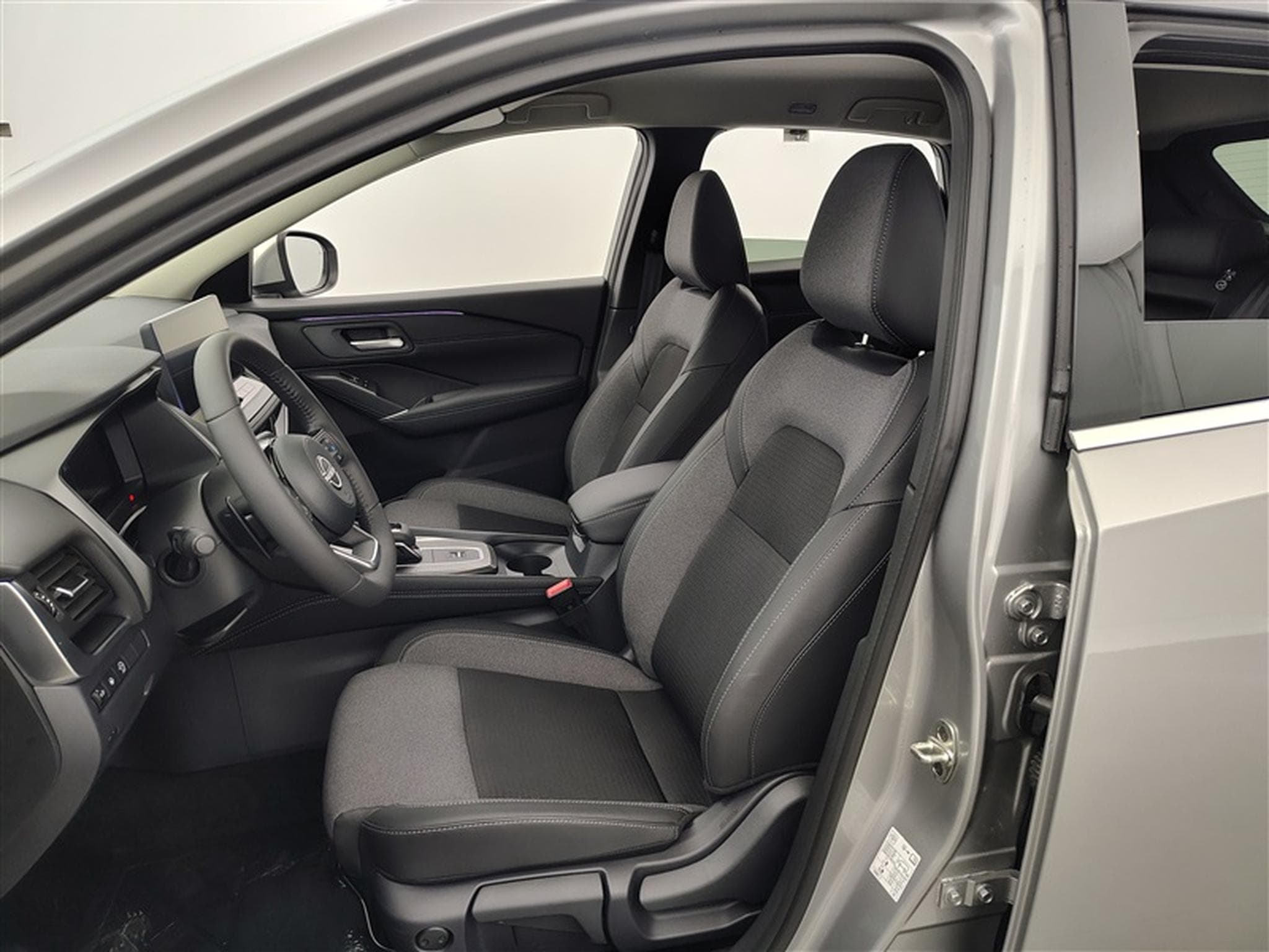 Nissan Qashqai 1.3 DIG-T MHEV X-Tronic N-Connecta CARPLAY / FULL LED / CAM (2026) - Photo 7