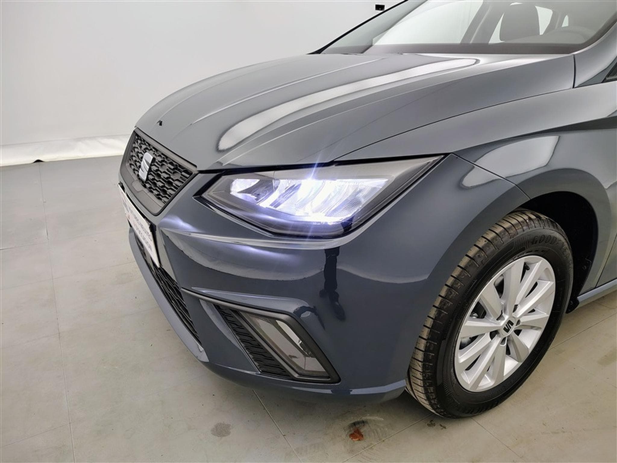 Seat Ibiza 1.0i MPI 80cv CARPLAY / LED / PDC / ALU (2026) - Photo 15