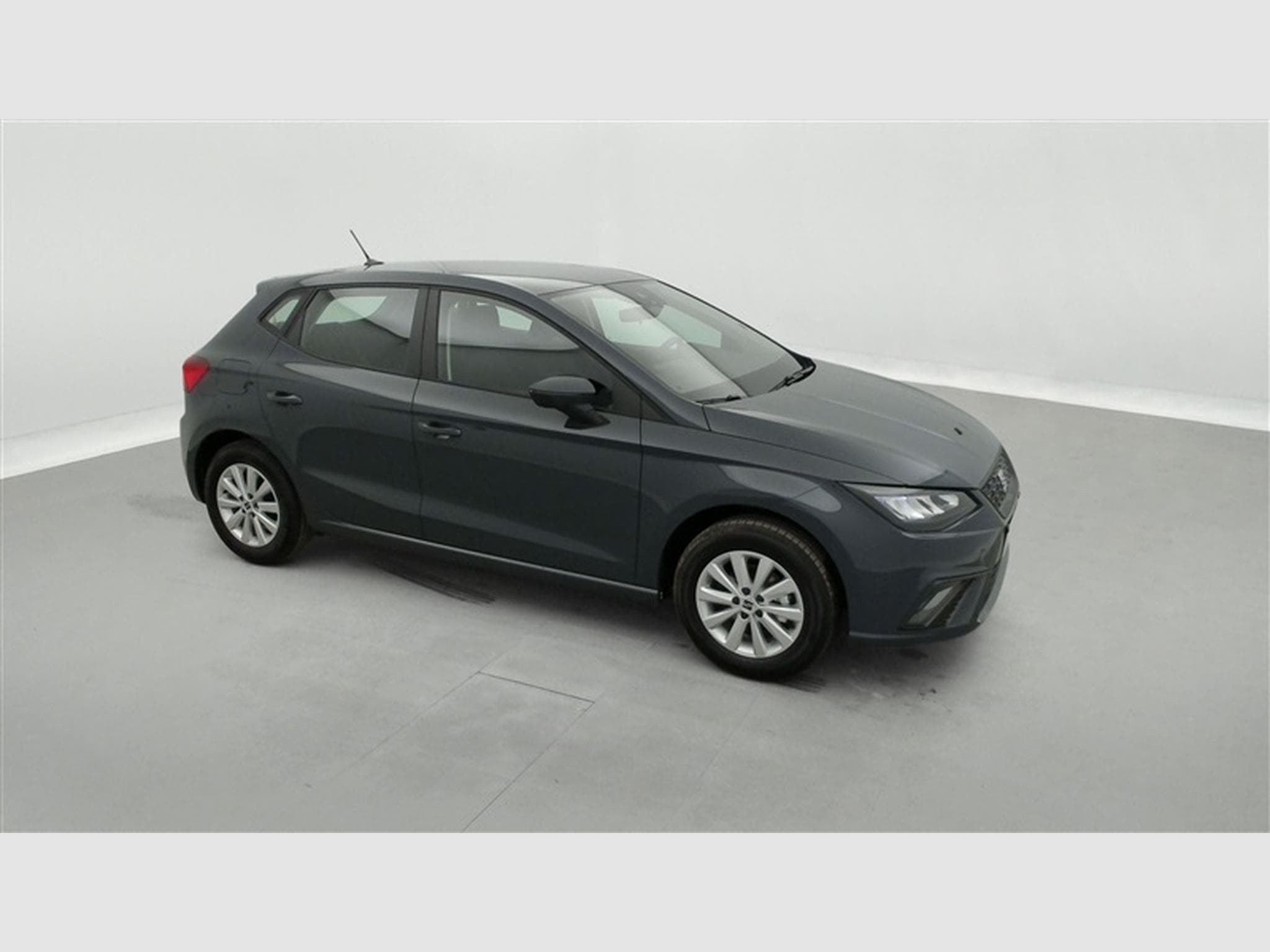 Seat Ibiza 1.0i MPI 80cv CARPLAY / LED / PDC / ALU (2026) - Photo 23