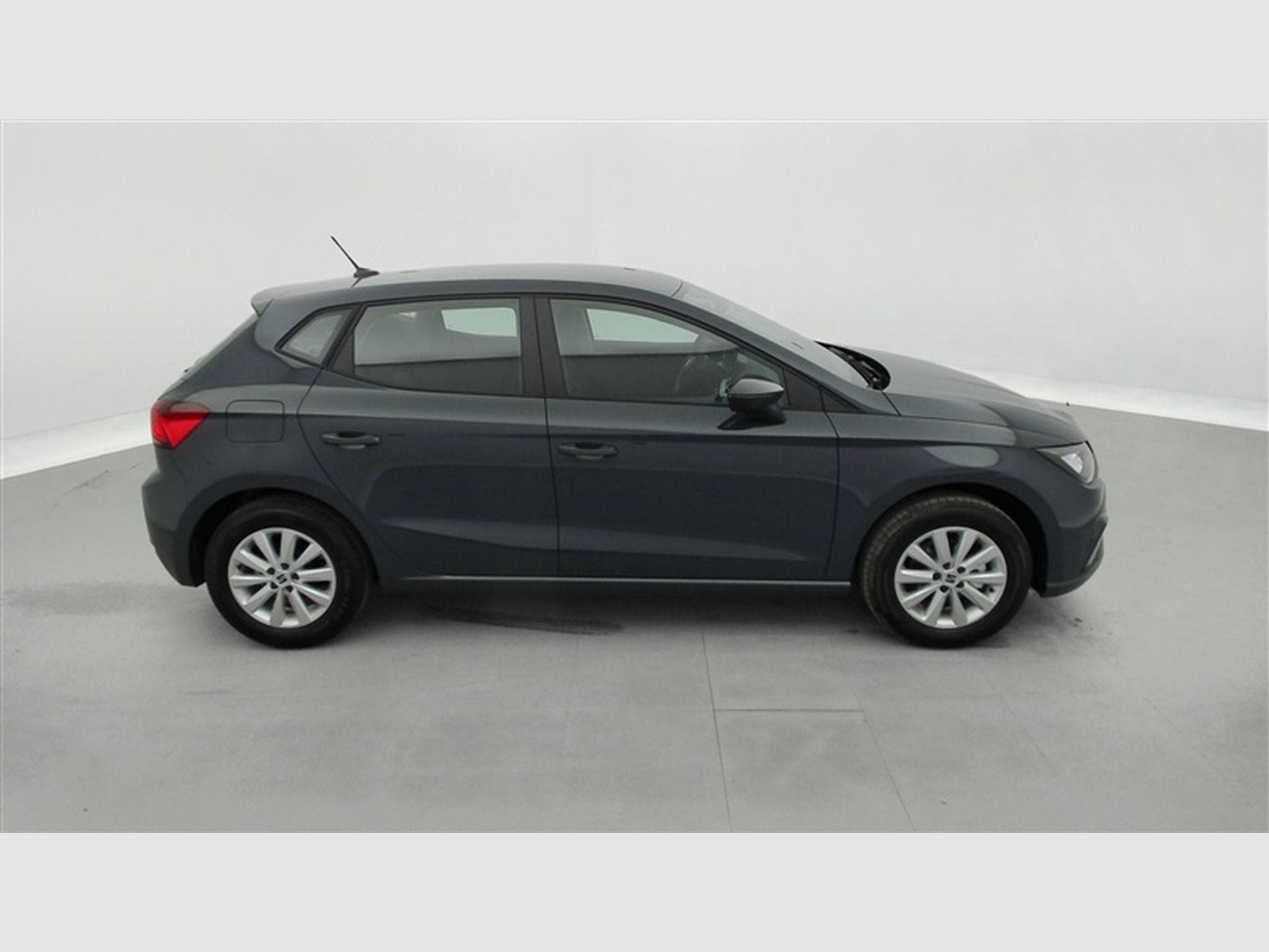 Seat Ibiza 1.0i MPI 80cv CARPLAY / LED / PDC / ALU (2026) - Photo 24
