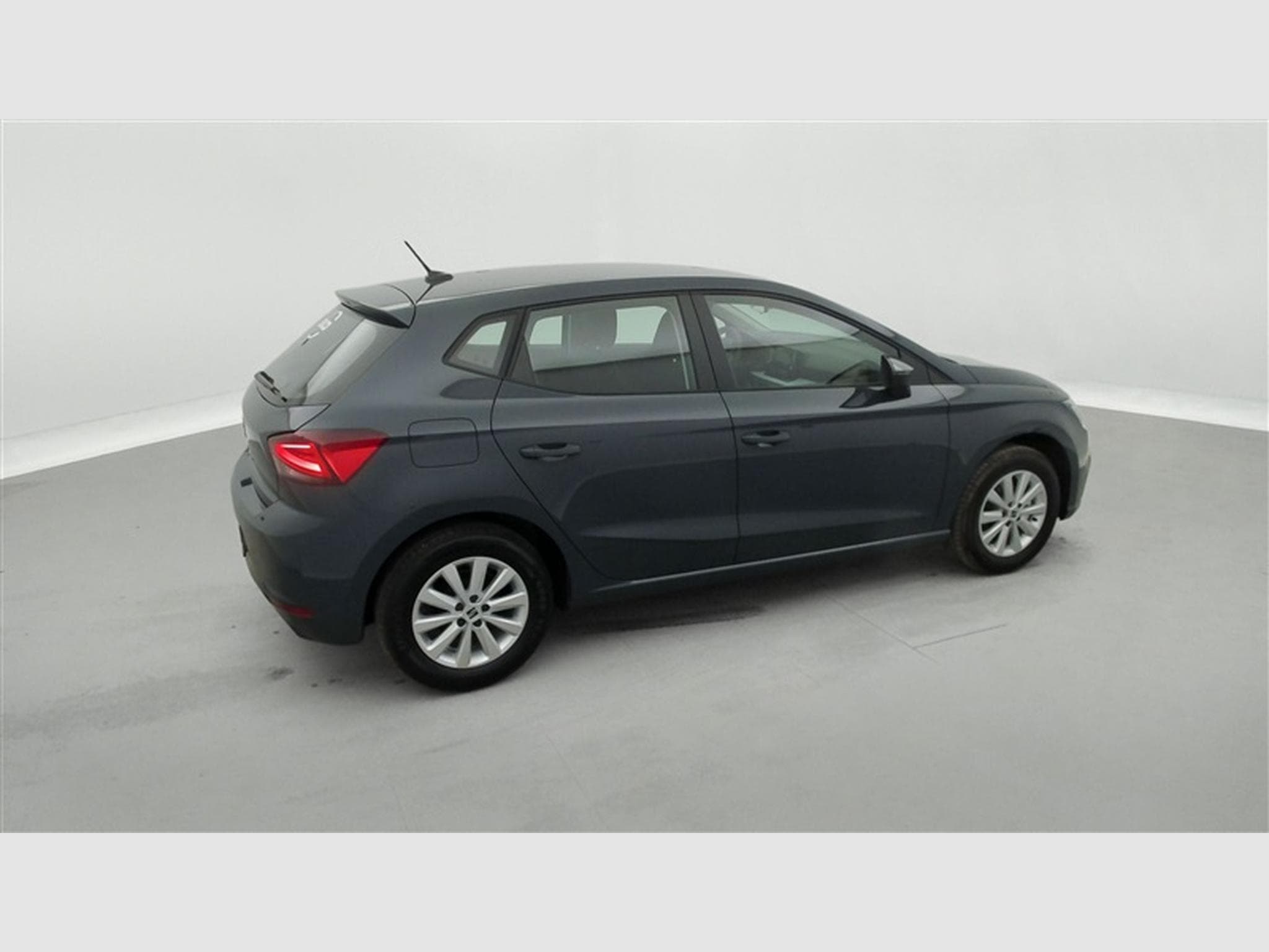 Seat Ibiza 1.0i MPI 80cv CARPLAY / LED / PDC / ALU (2026) - Photo 25