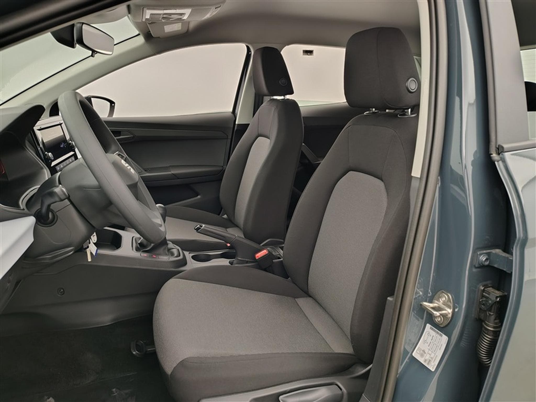 Seat Ibiza 1.0i MPI 80cv CARPLAY / LED / PDC / ALU (2026) - Photo 7