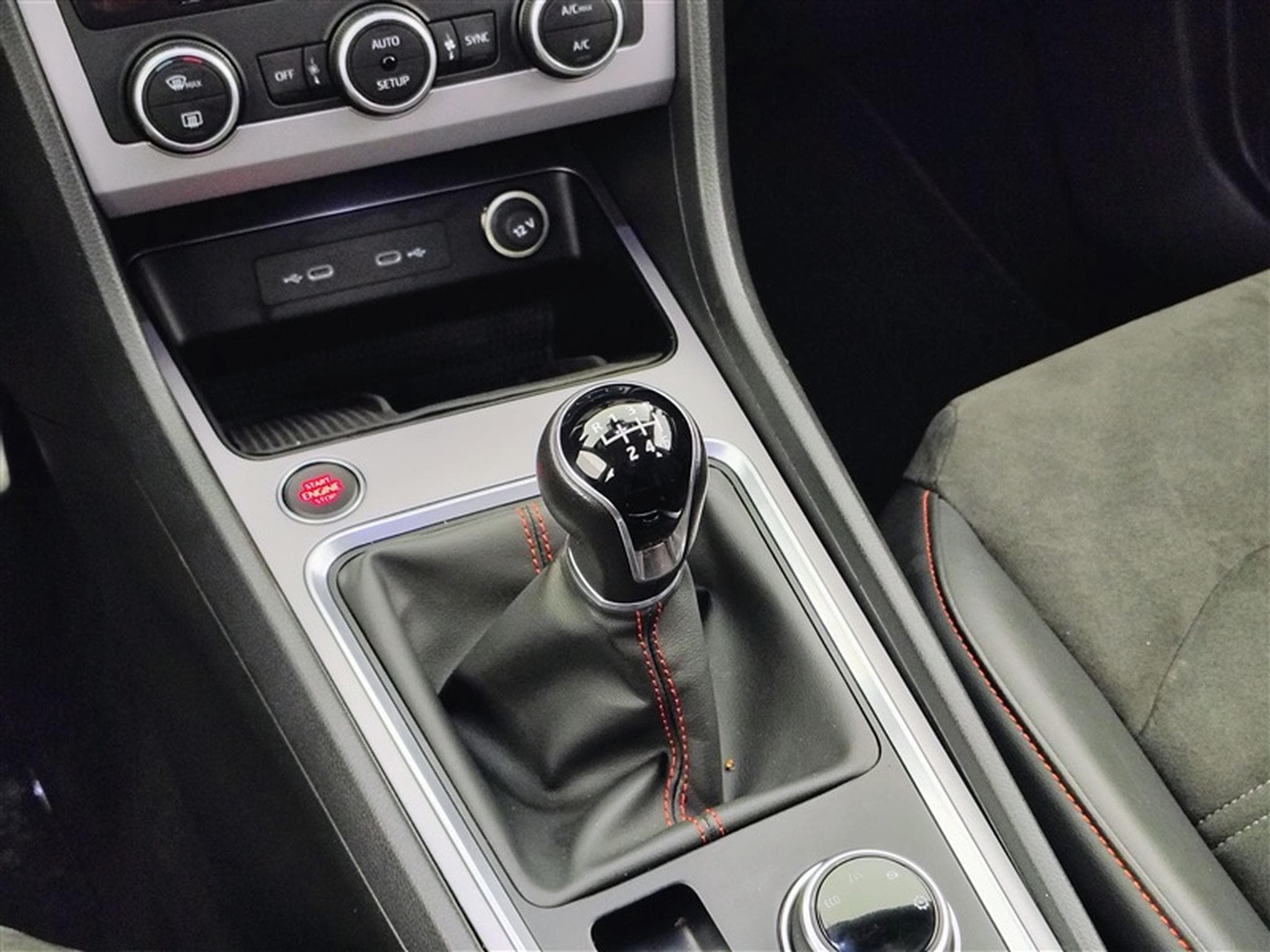 Seat Ateca 2.0 TDI 150cv "FR" NAVI / FULL LED / KEYLESS/ CAMERA / JA 19 (2023) - Photo 12