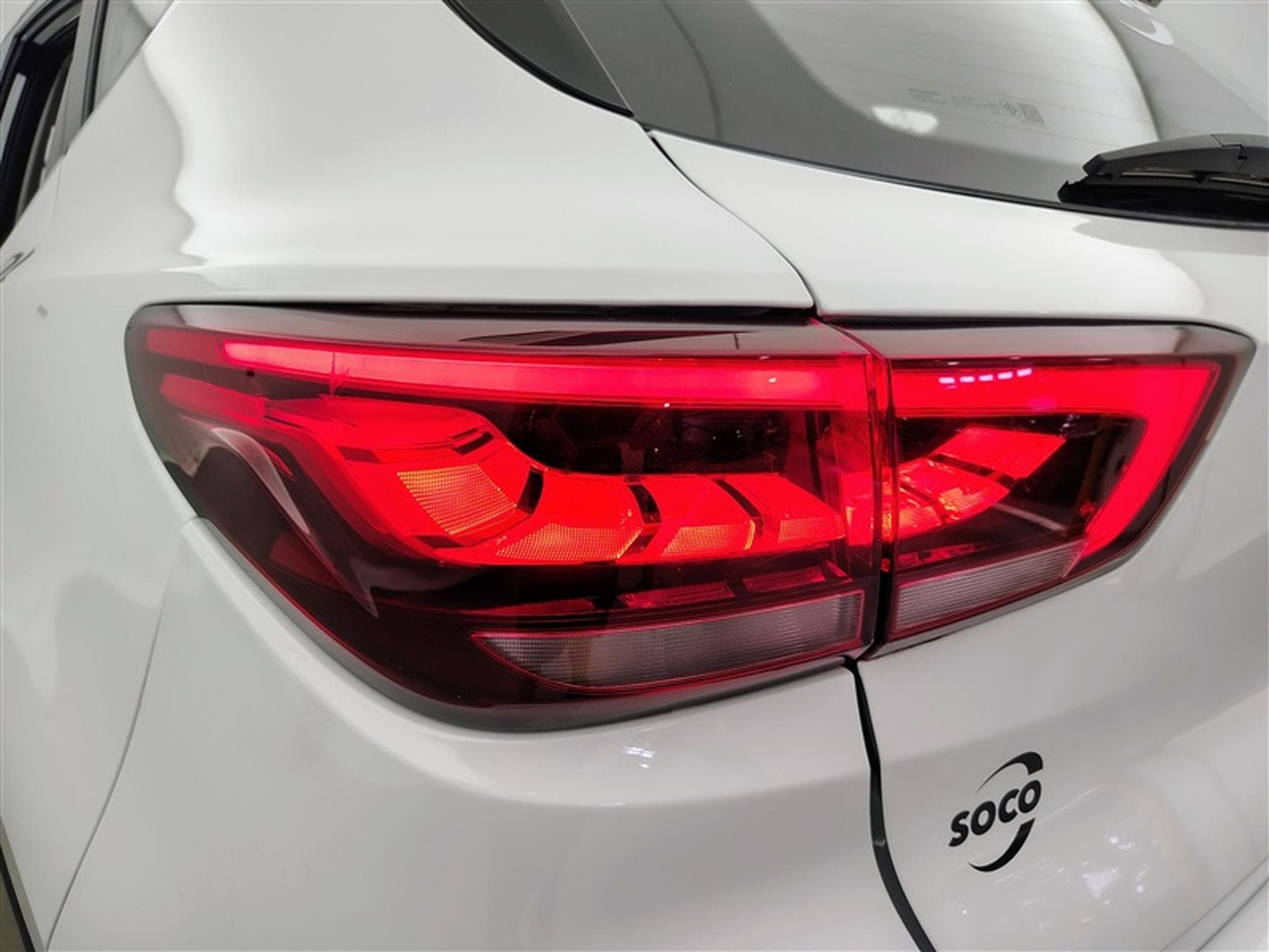 MG ZS 1.0 T-GDi 110cv AUTO Luxury NAVI / FULL LED / CUIR / CAMERA (2024) - Photo 16
