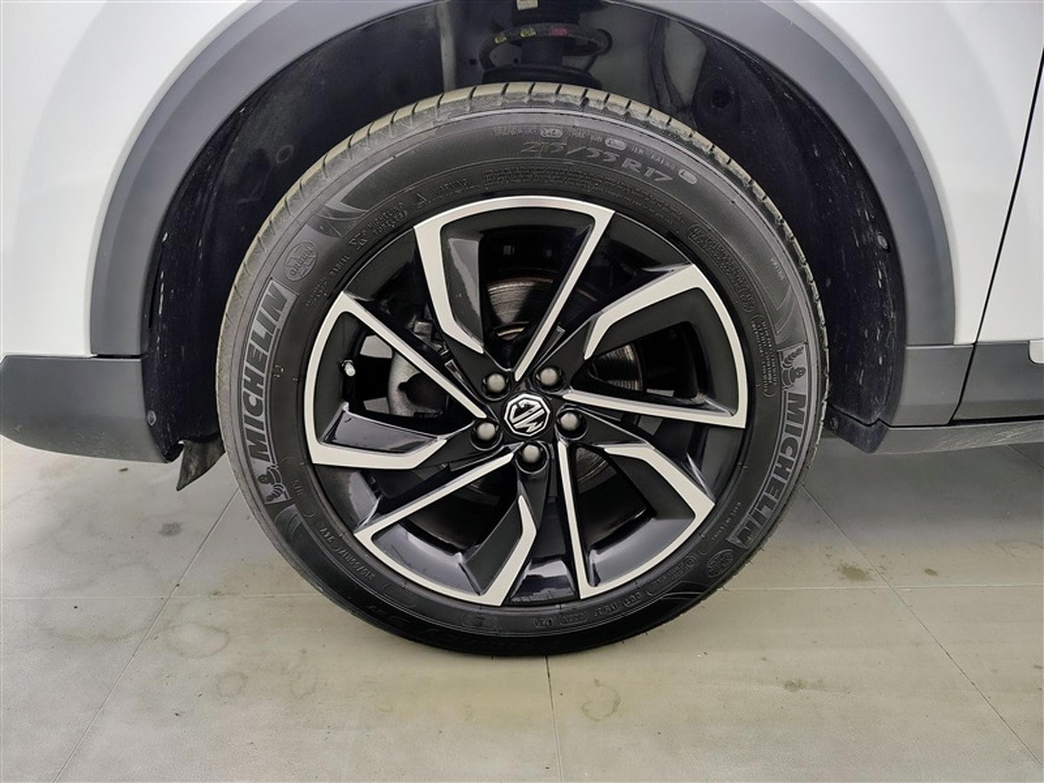 MG ZS 1.0 T-GDi 110cv AUTO Luxury NAVI / FULL LED / CUIR / CAMERA (2024) - Photo 6