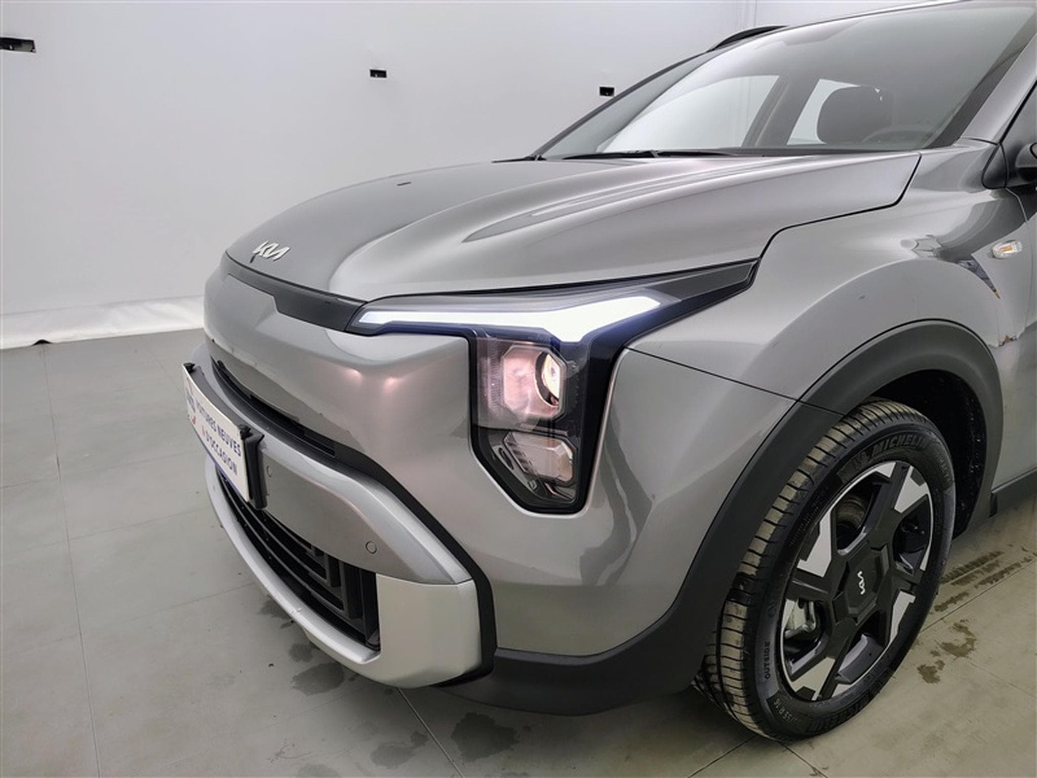 Kia Stonic 1.0 T-GDi 100cv Gold NAVI / CAMERA / CARPLAY (2026) - Photo 15