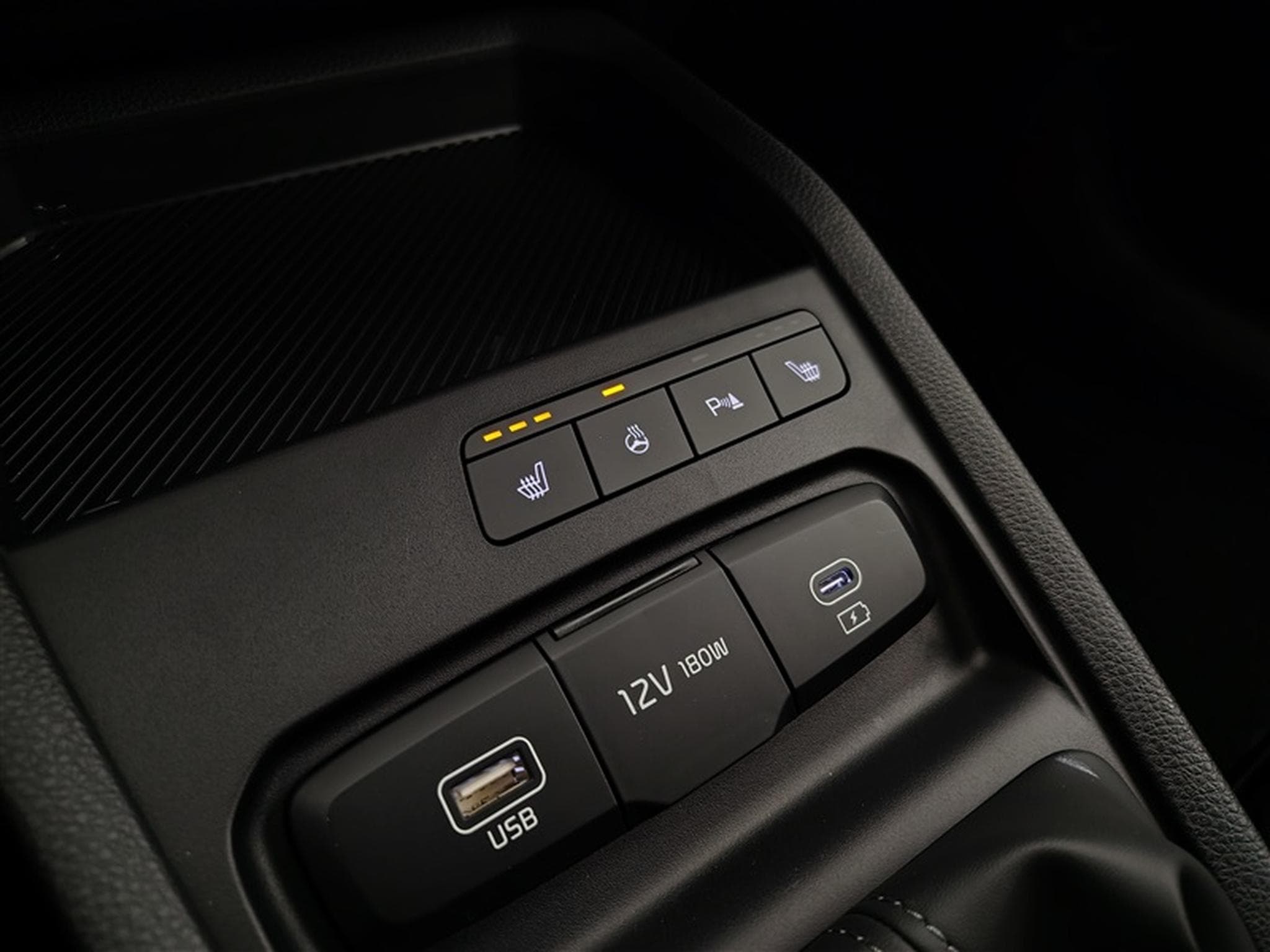 Kia Stonic 1.0 T-GDi 100cv Gold NAVI / CAMERA / CARPLAY (2026) - Photo 19