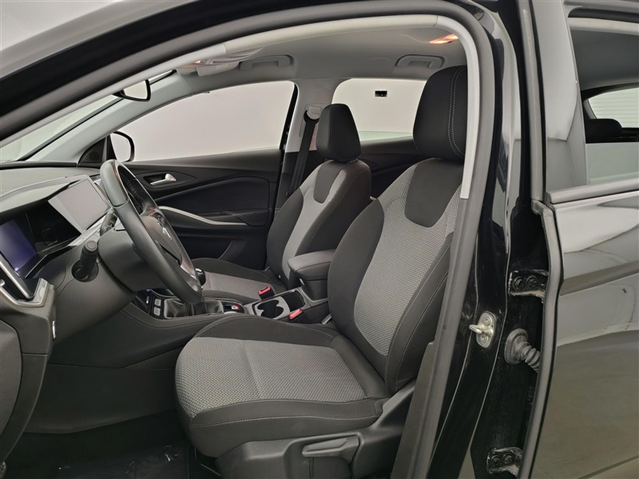 Opel Grandland 1.2 Turbo 130cv Design & Tech CARPLAY / CAMERA / ALU (2023) - Photo 7