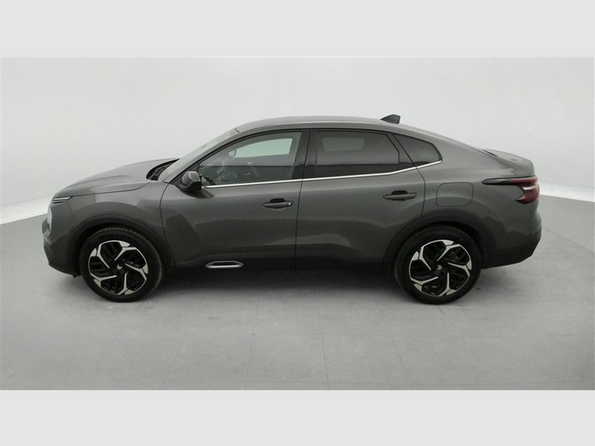 Citroen C4 X 1.2 PureTech 130cv EAT8 Shine S-CUIR / NAVI / CAMERA (2023) - Photo 3