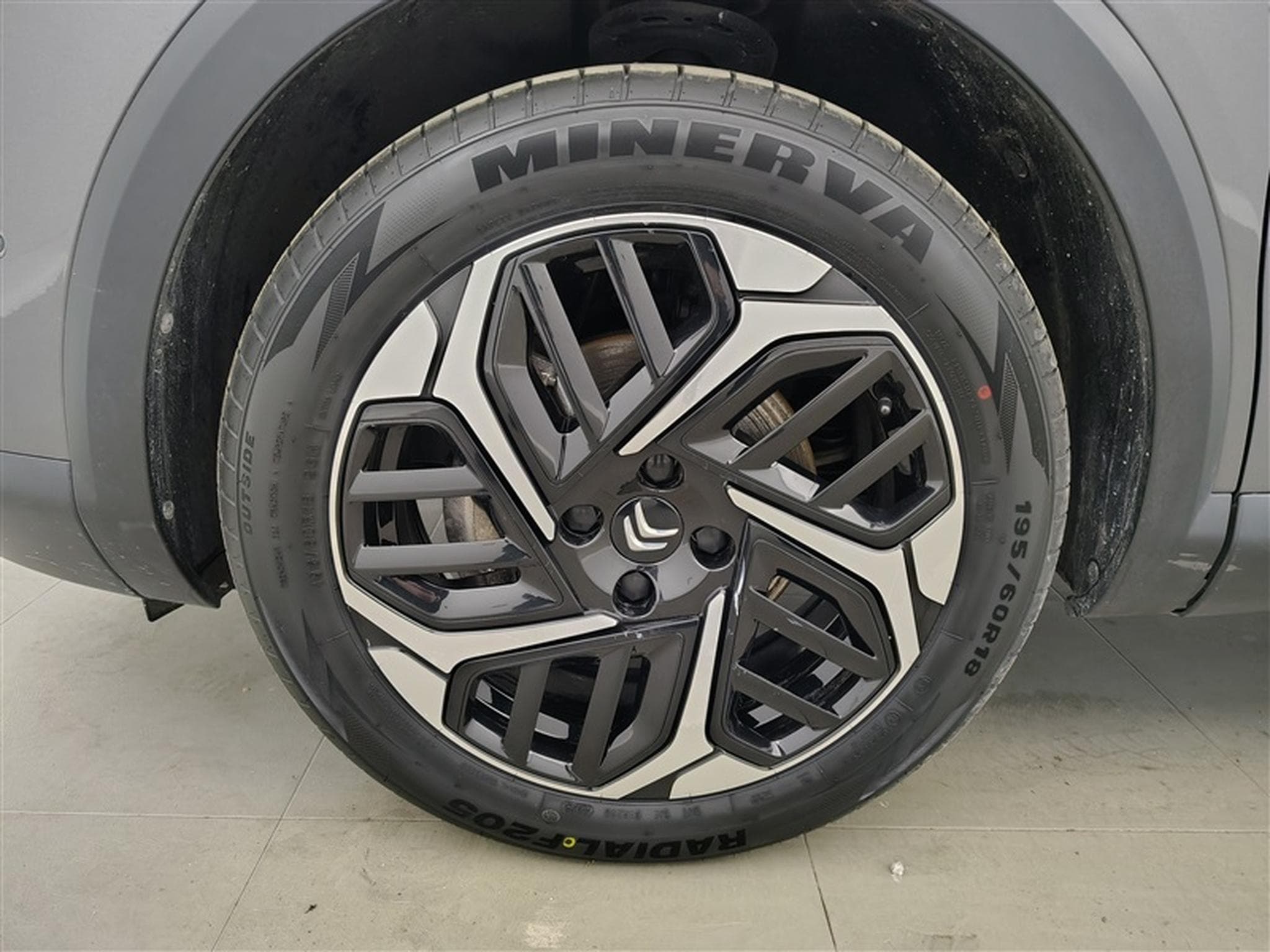 Citroen C4 X 1.2 PureTech 130cv EAT8 Shine S-CUIR / NAVI / CAMERA (2023) - Photo 6