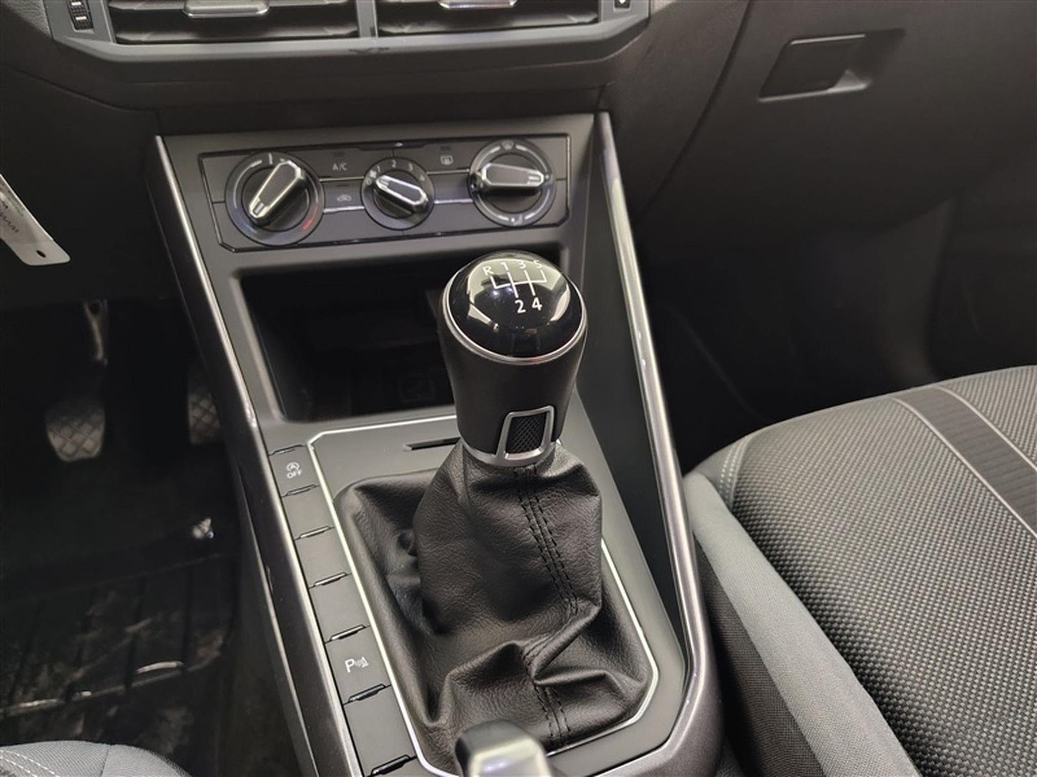 VW Polo 1.0 TSi Highline OPF (2020) - Photo 12