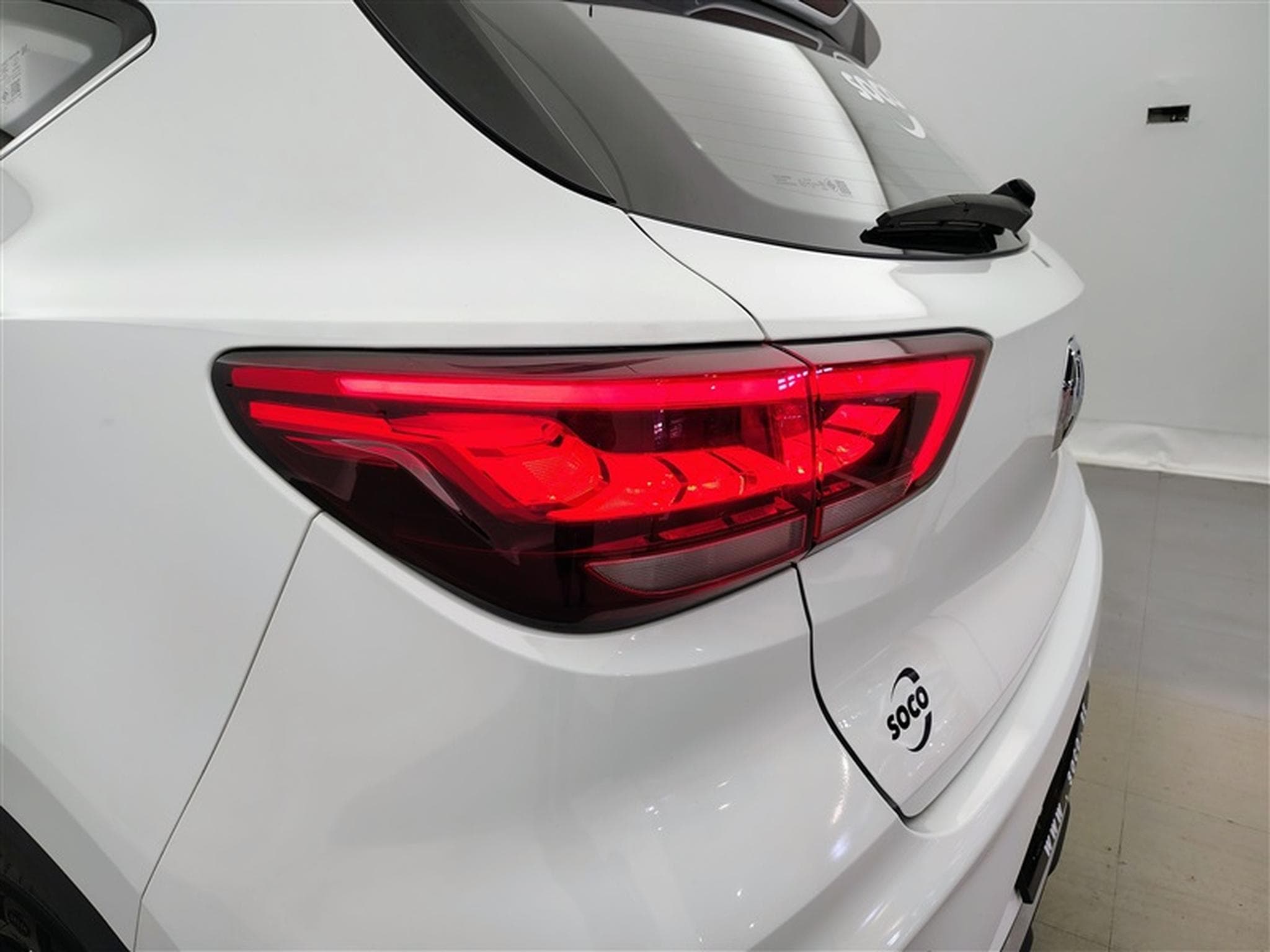 MG ZS 1.0 T-GDi 110cv AUTO Luxury NAVI / FULL LED / CUIR / CAMERA (2024) - Photo 16