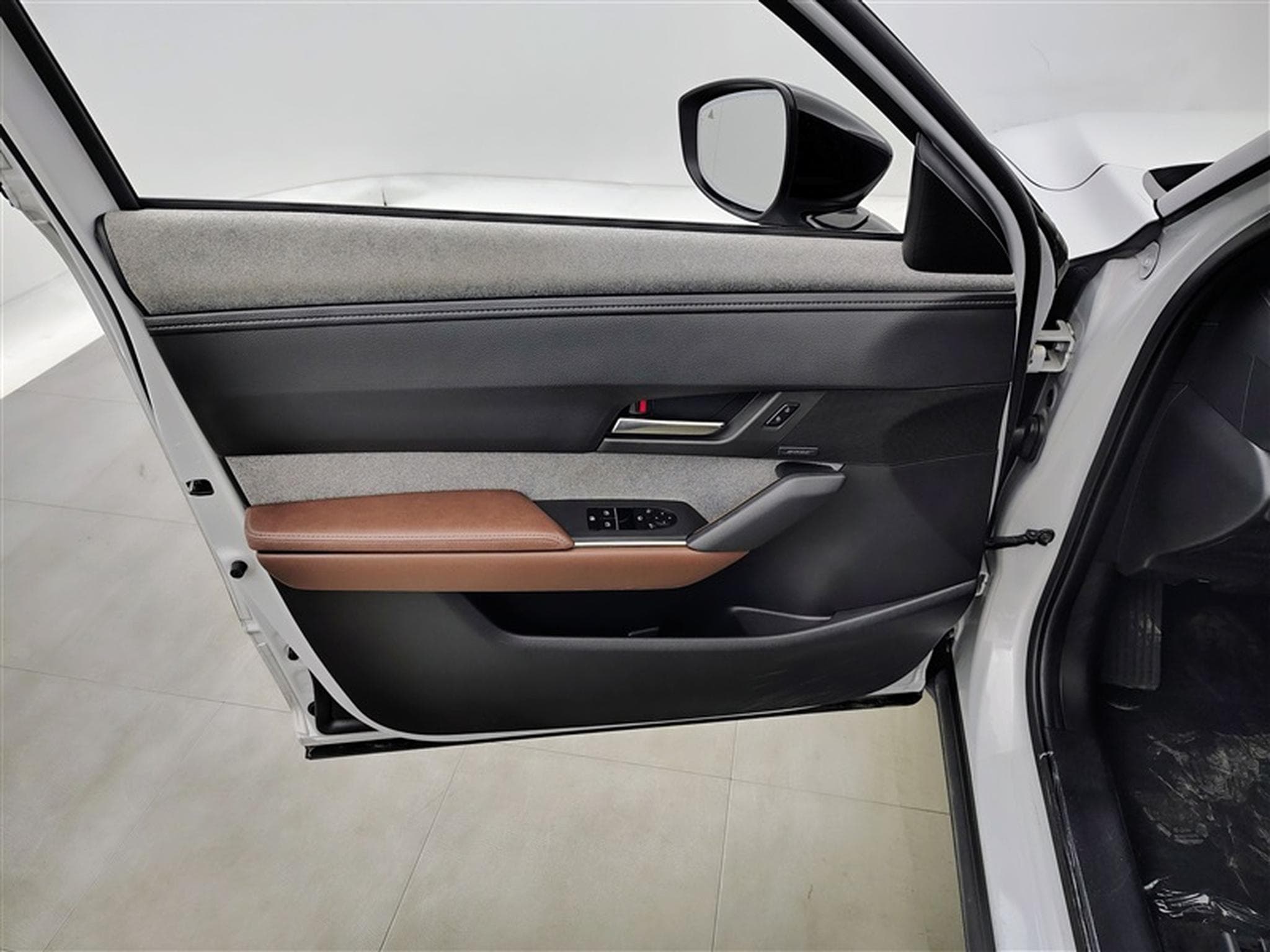 Mazda MX-30 17.8 kWh e-SKYACTIV R-EV *NAVI/CAM360/FULL LED/T.OUV/JA18* (2024) - Photo 17