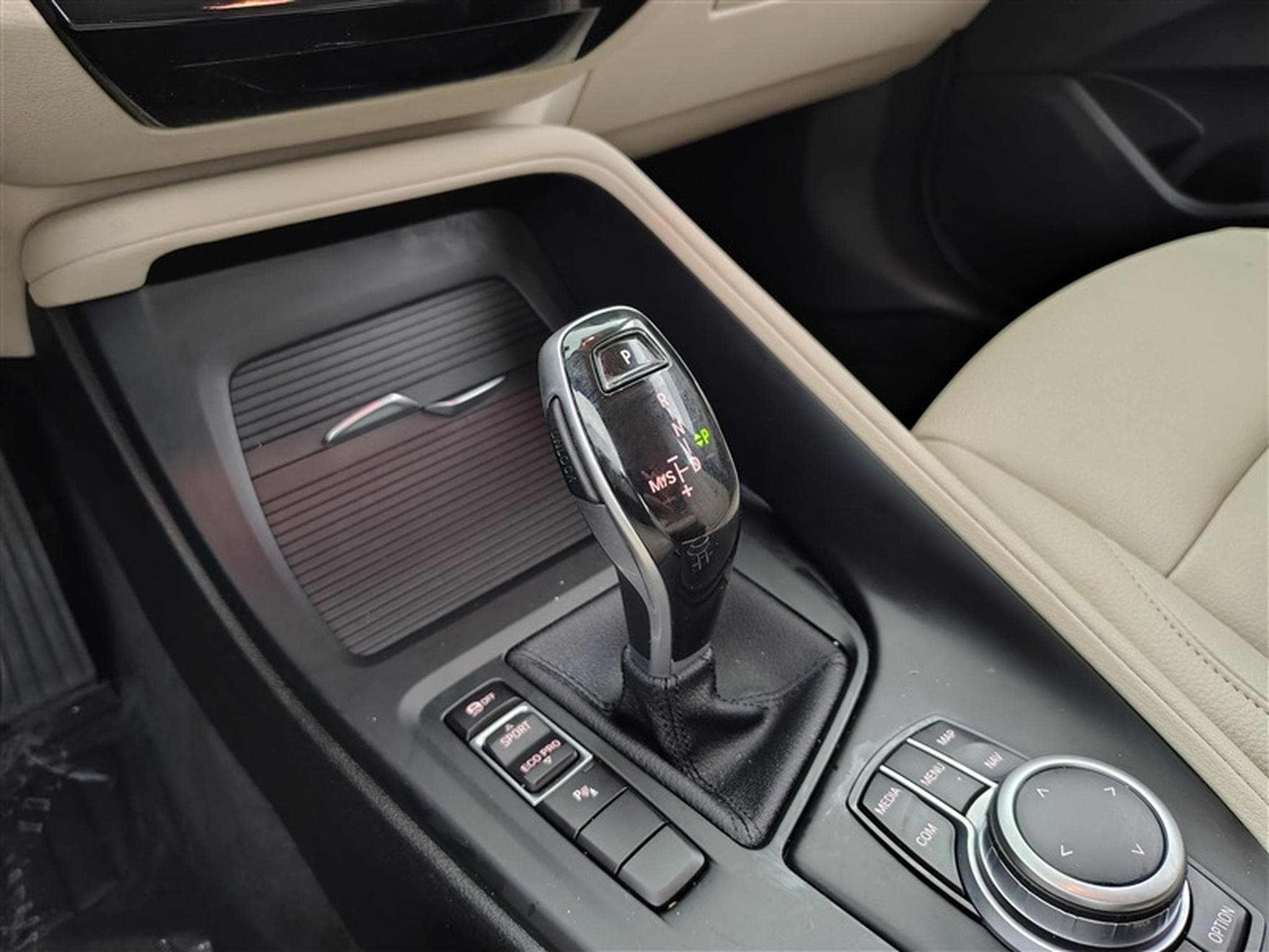BMW X1 1.5 dA sDrive16 Cuir / Navi / PDC av+ar (2020) - Photo 12