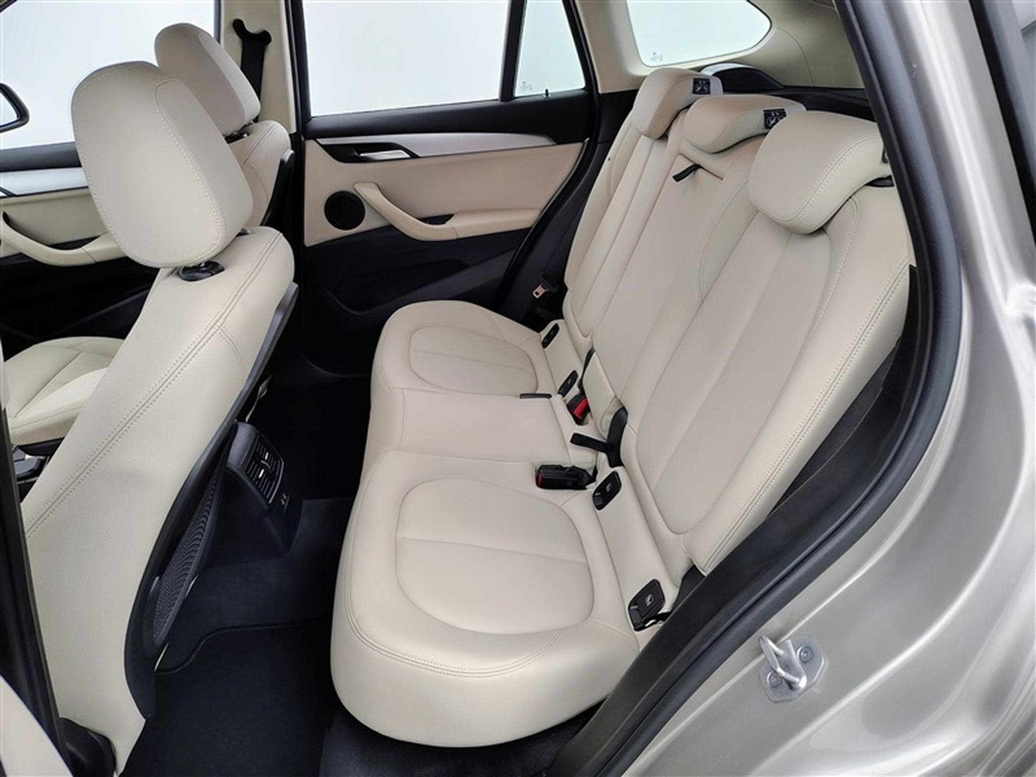 BMW X1 1.5 dA sDrive16 Cuir / Navi / PDC av+ar (2020) - Photo 13