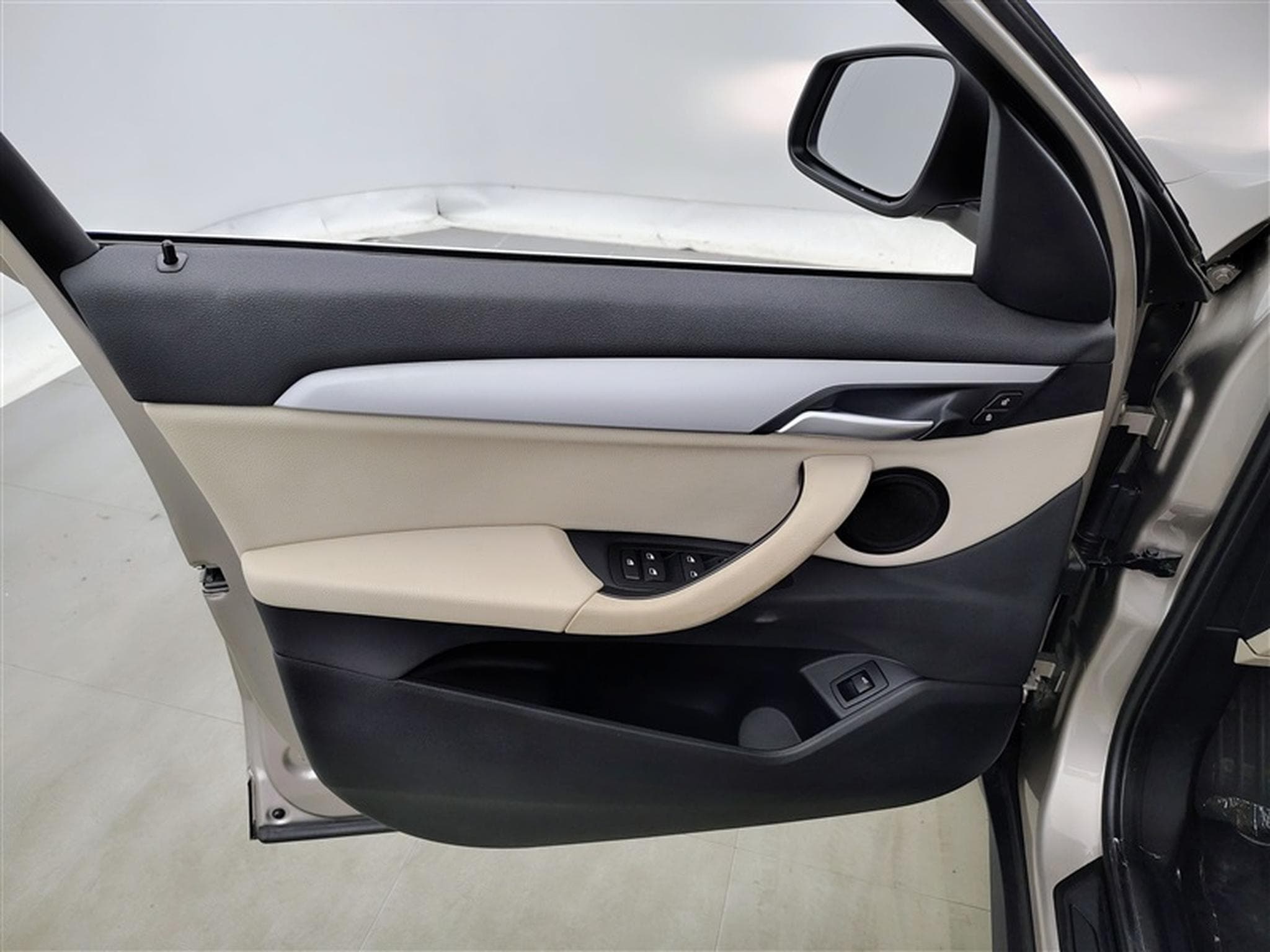 BMW X1 1.5 dA sDrive16 Cuir / Navi / PDC av+ar (2020) - Photo 17