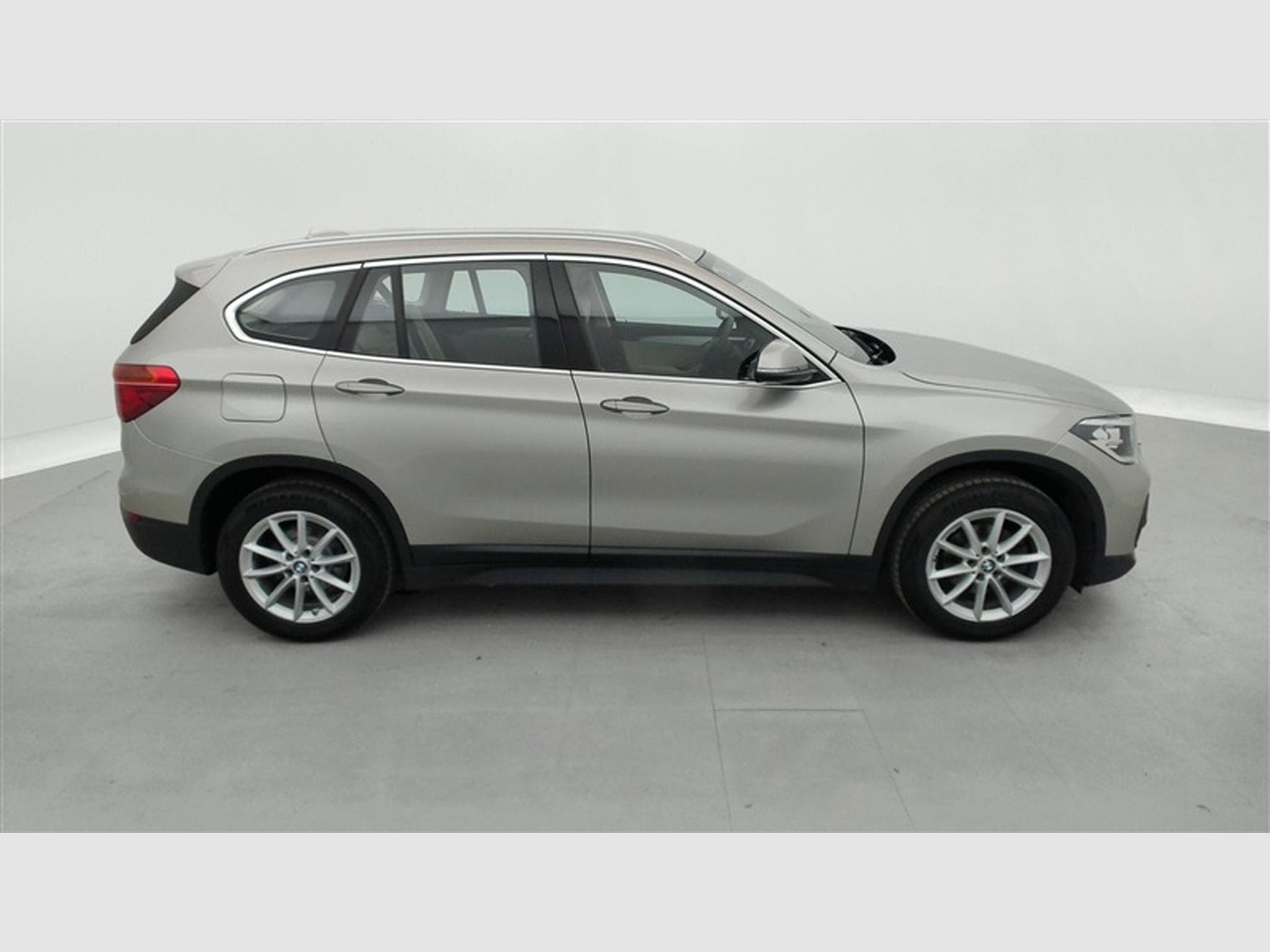BMW X1 1.5 dA sDrive16 Cuir / Navi / PDC av+ar (2020) - Photo 24