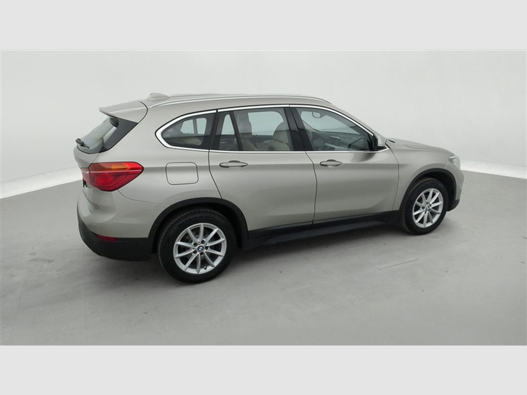 BMW X1 1.5 dA sDrive16 Cuir / Navi / PDC av+ar (2020) - Photo 25
