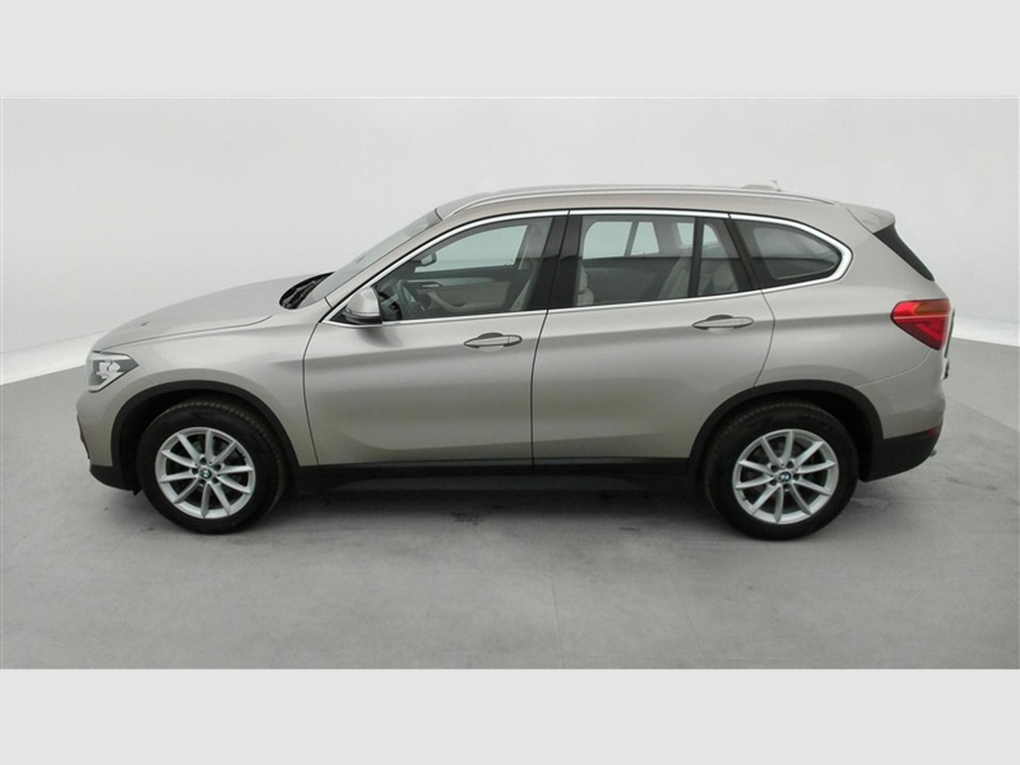 BMW X1 1.5 dA sDrive16 Cuir / Navi / PDC av+ar (2020) - Photo 3