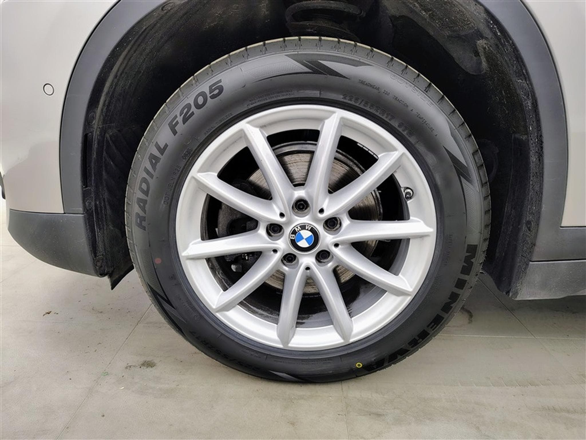 BMW X1 1.5 dA sDrive16 Cuir / Navi / PDC av+ar (2020) - Photo 6