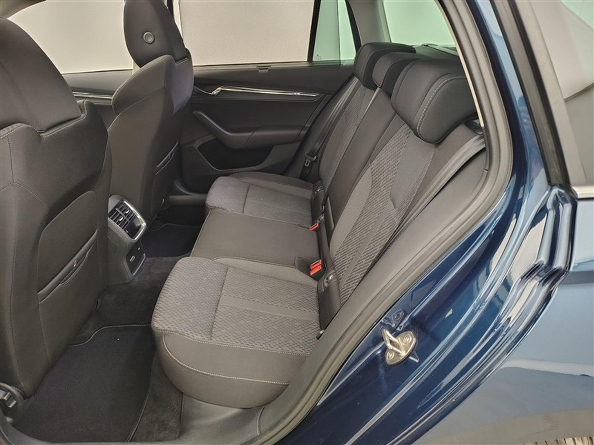 Skoda Octavia SW 1.0 TSI eTec Style DSG Navi / Led / Pano (2020) - Photo 13