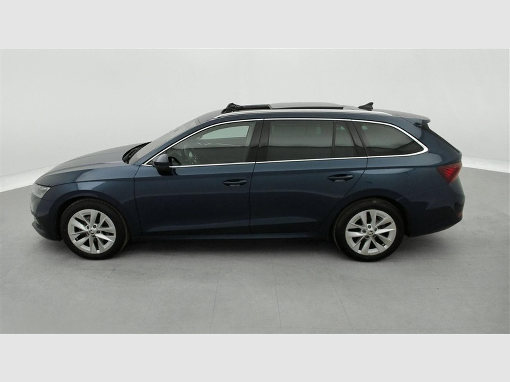 Skoda Octavia SW 1.0 TSI eTec Style DSG Navi / Led / Pano (2020) - Photo 3