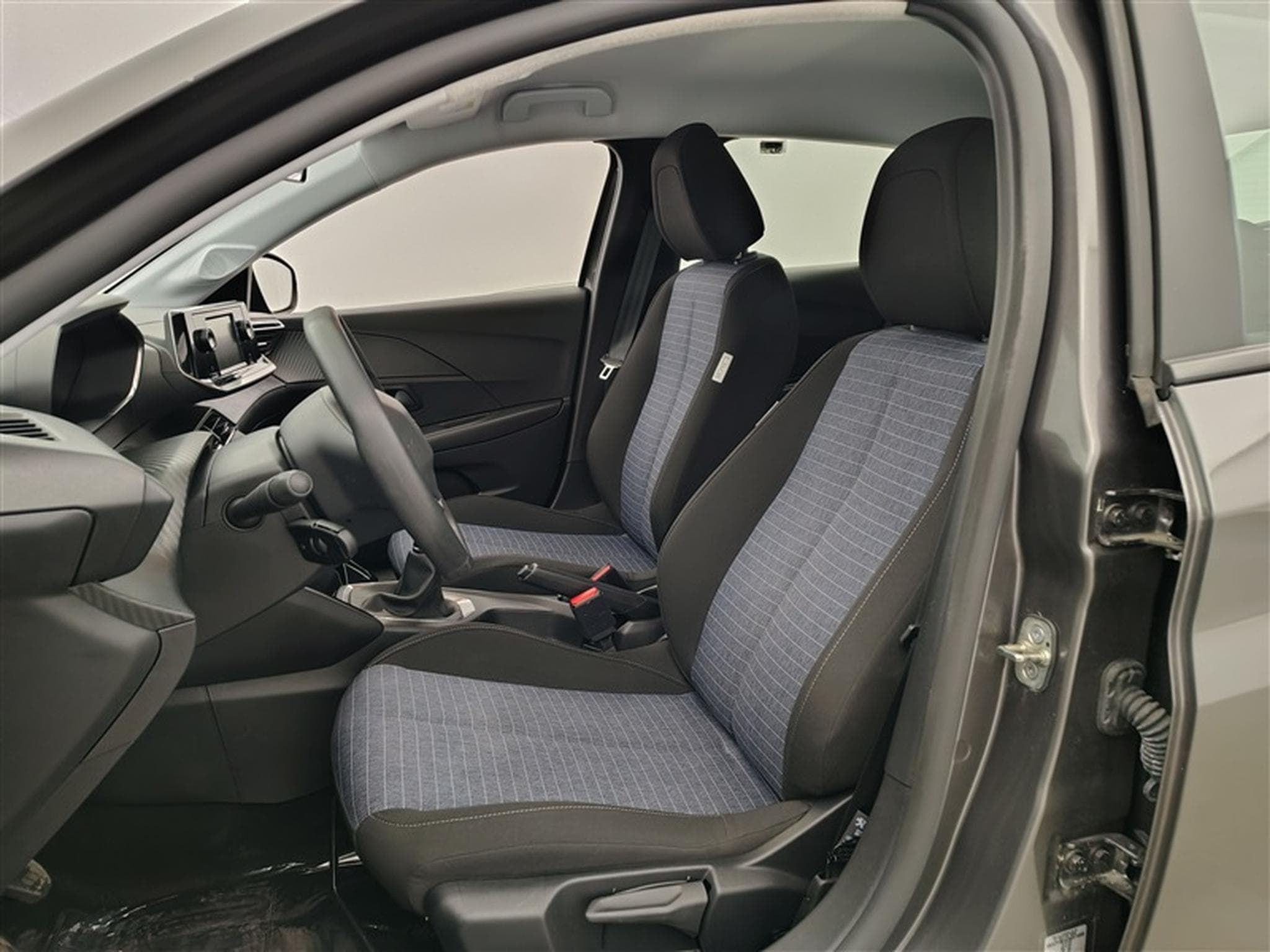 Peugeot 208 1.2i PureTech Like CLIM (2022) - Foto 7