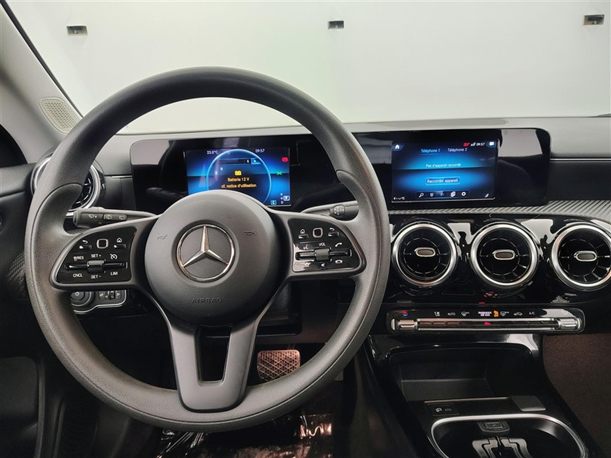 Mercedes CLA 180 Shooting Break AT7 NAVI / S-CUIR / PDC AV-AR (2023) - Foto 9