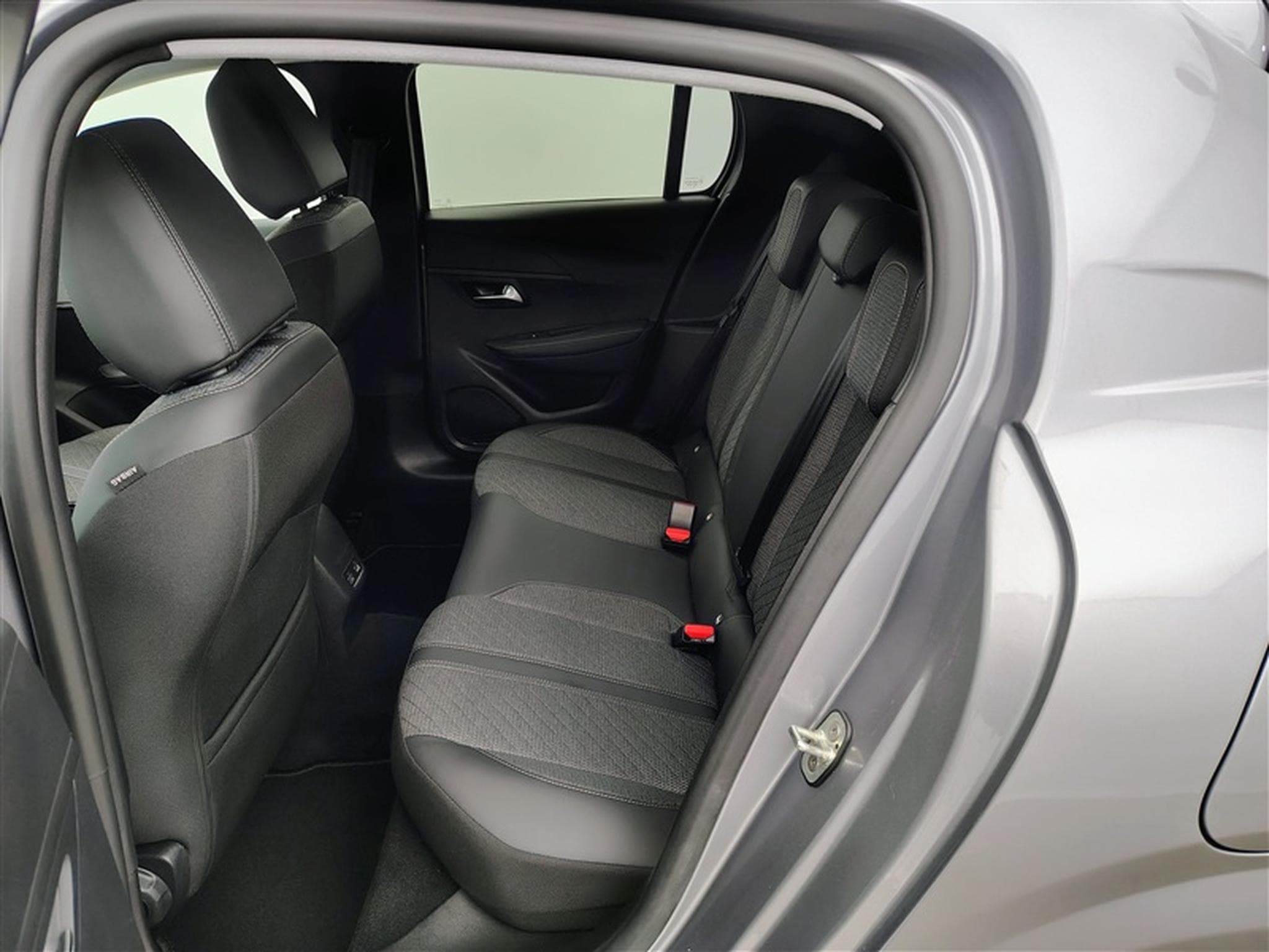 Peugeot 208 1.2 Hybrid 100cv e-DSC6 Allure CARPLAY / FULL LED / S-CUIR (2025) - Photo 13